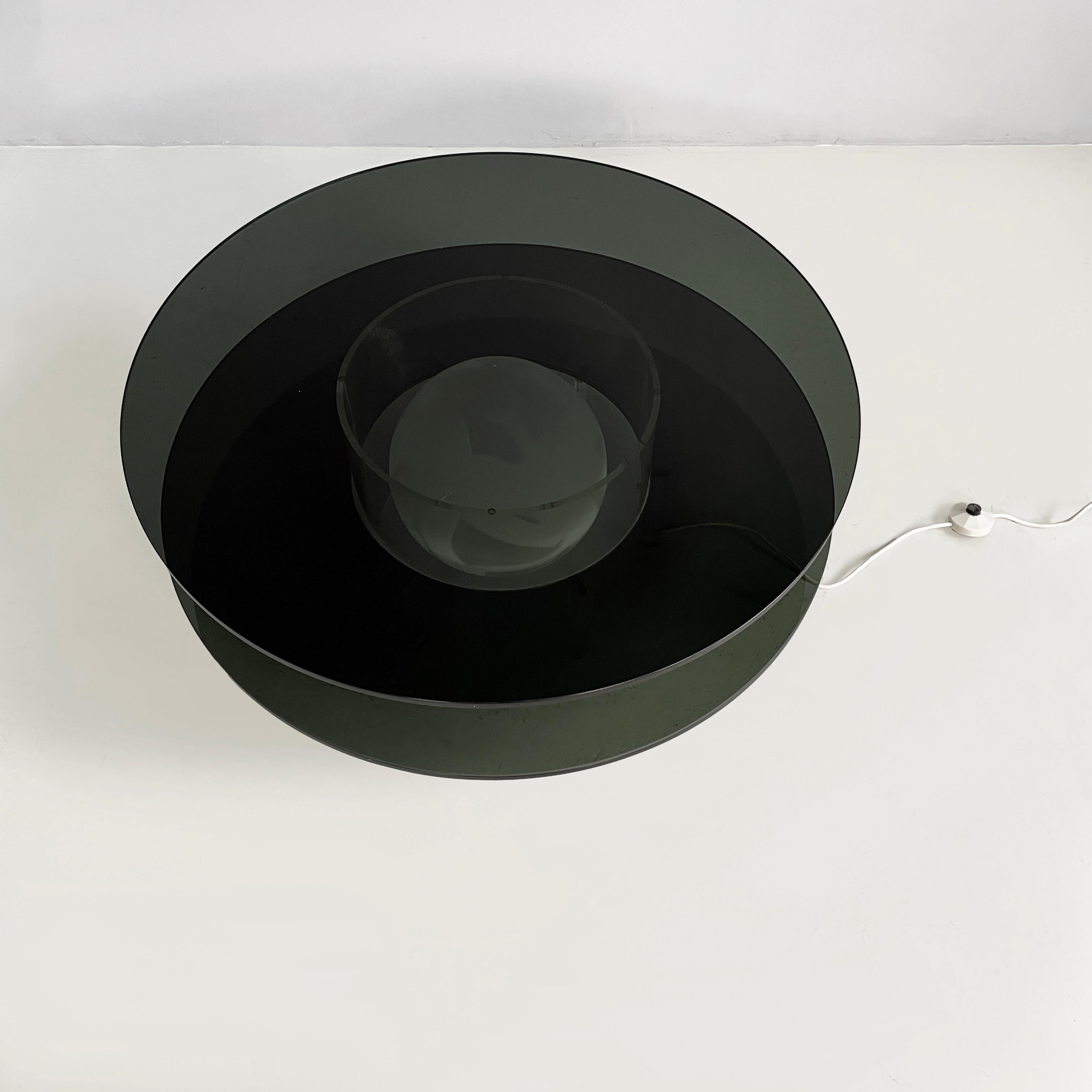 Italienischer Couchtisch aus Rauchglas und Plexiglas im Raumzeitalter mit Lampe, 1970er Jahre (Ende des 20. Jahrhunderts) im Angebot