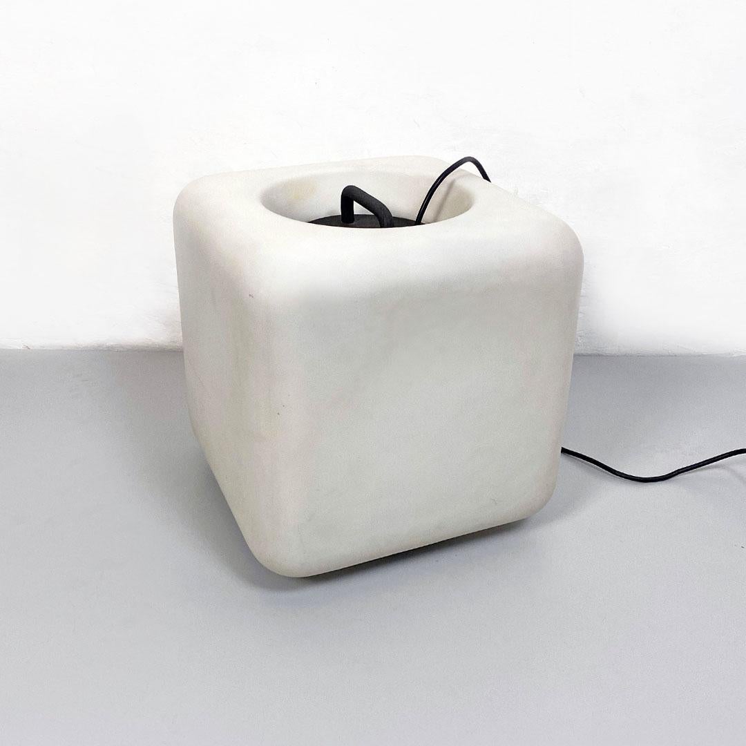 Fin du 20e siècle Lampe italienne en verre opalin cubique de l'ère spatiale par Giorgio De Ferrari pour VeArt 1970 en vente