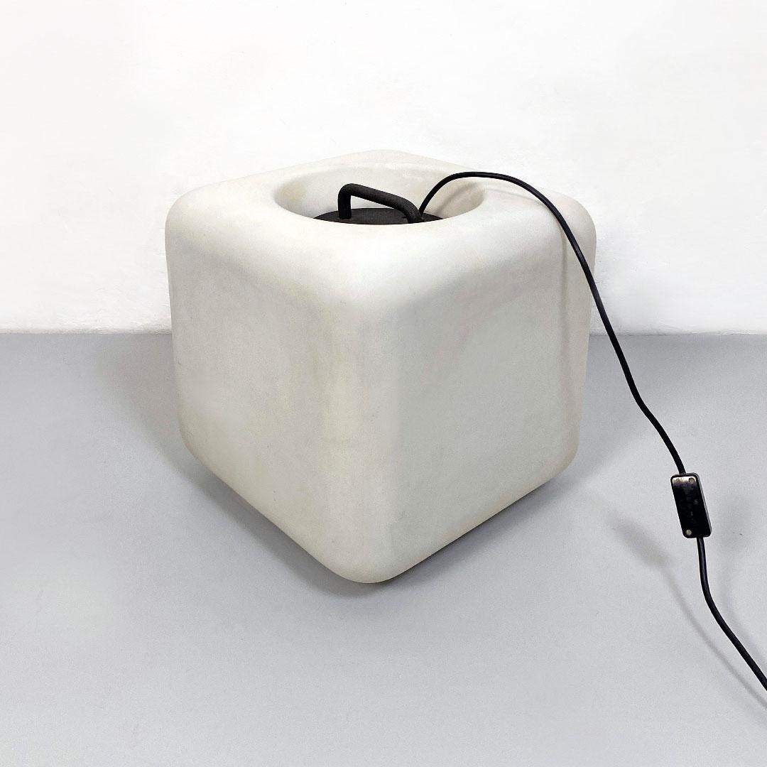 Métal Lampe italienne en verre opalin cubique de l'ère spatiale par Giorgio De Ferrari pour VeArt 1970 en vente