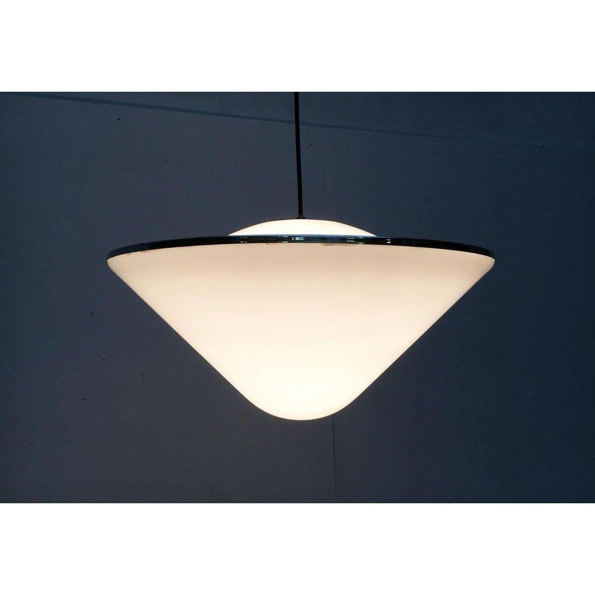 20ième siècle Lampe suspendue Elpis de Harveiluce / Guzzini, 1960s, Space A. en vente