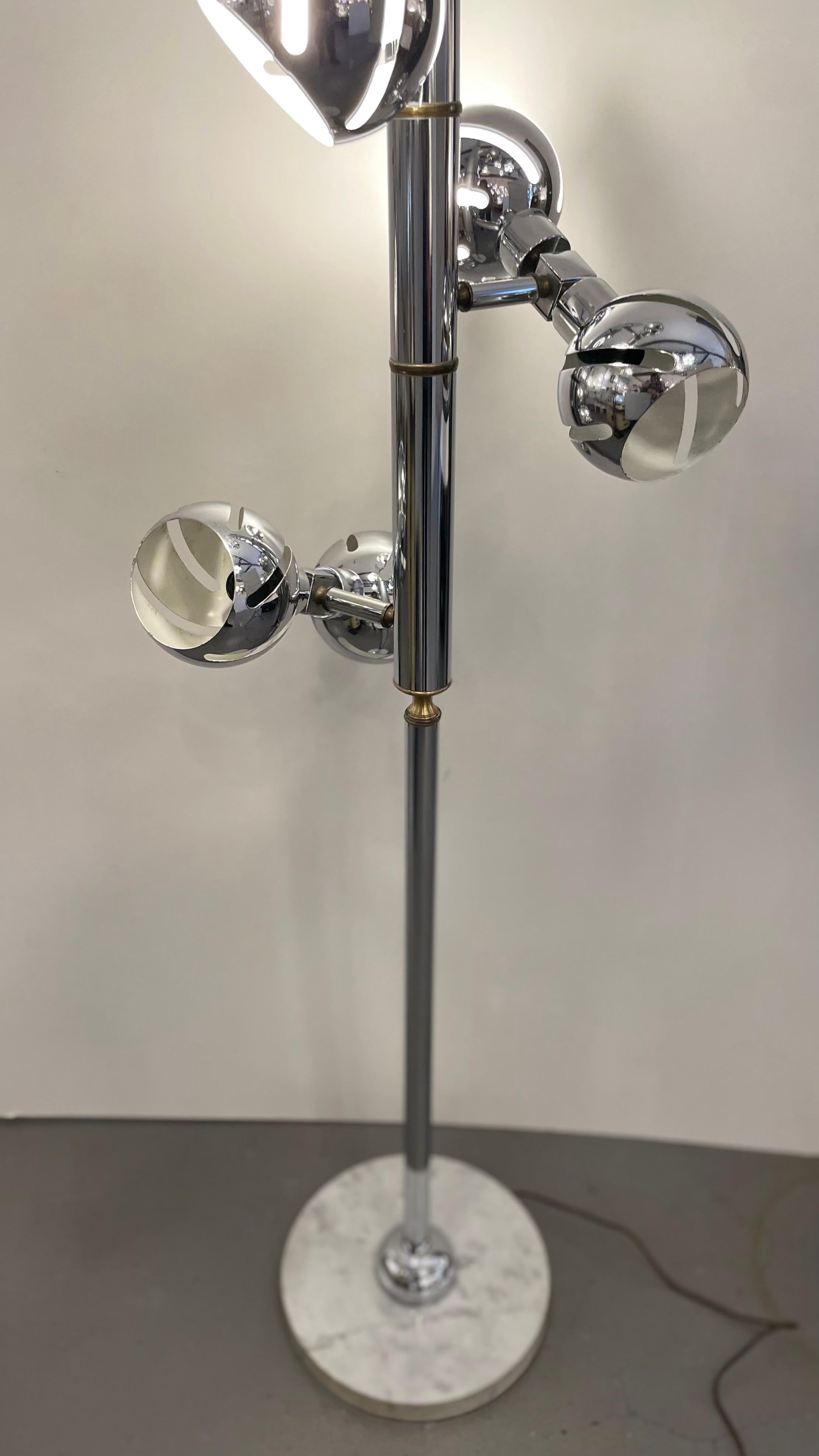 Lampadaire italien de l'ère spatiale, 1970 en vente 5
