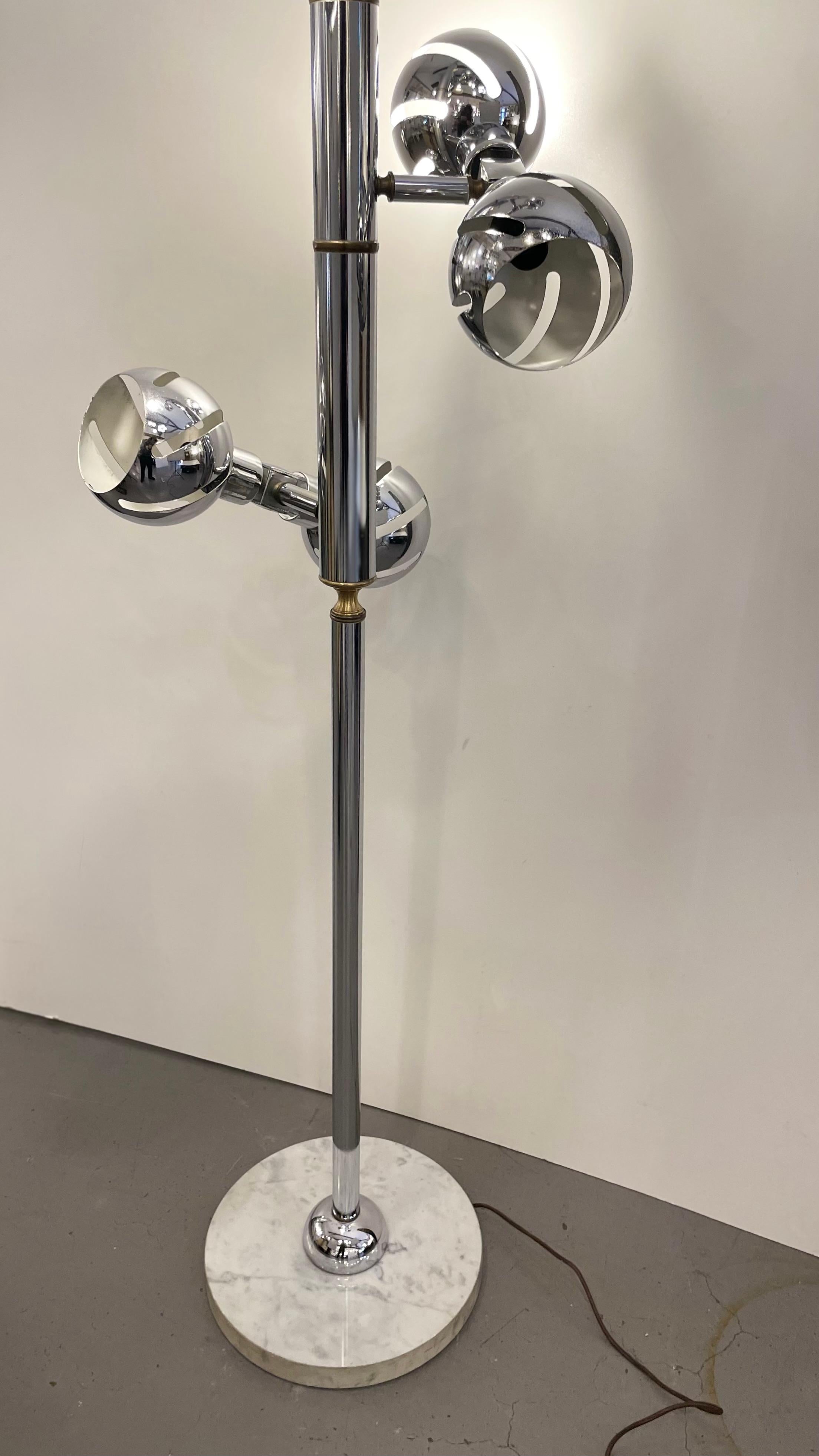 Lampadaire italien de l'ère spatiale, 1970 en vente 6