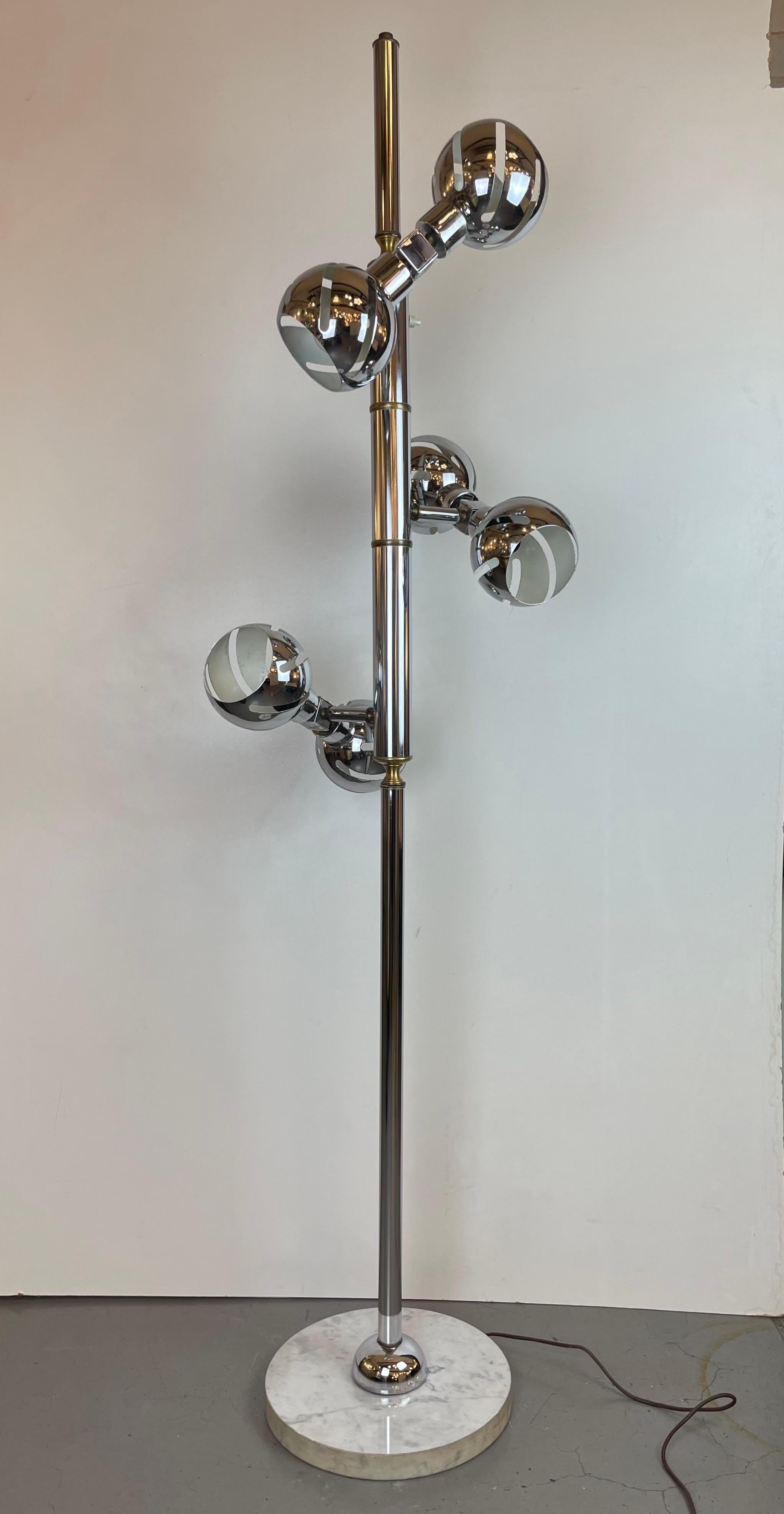 Lampadaire italien de l'ère spatiale, 1970 en vente 12