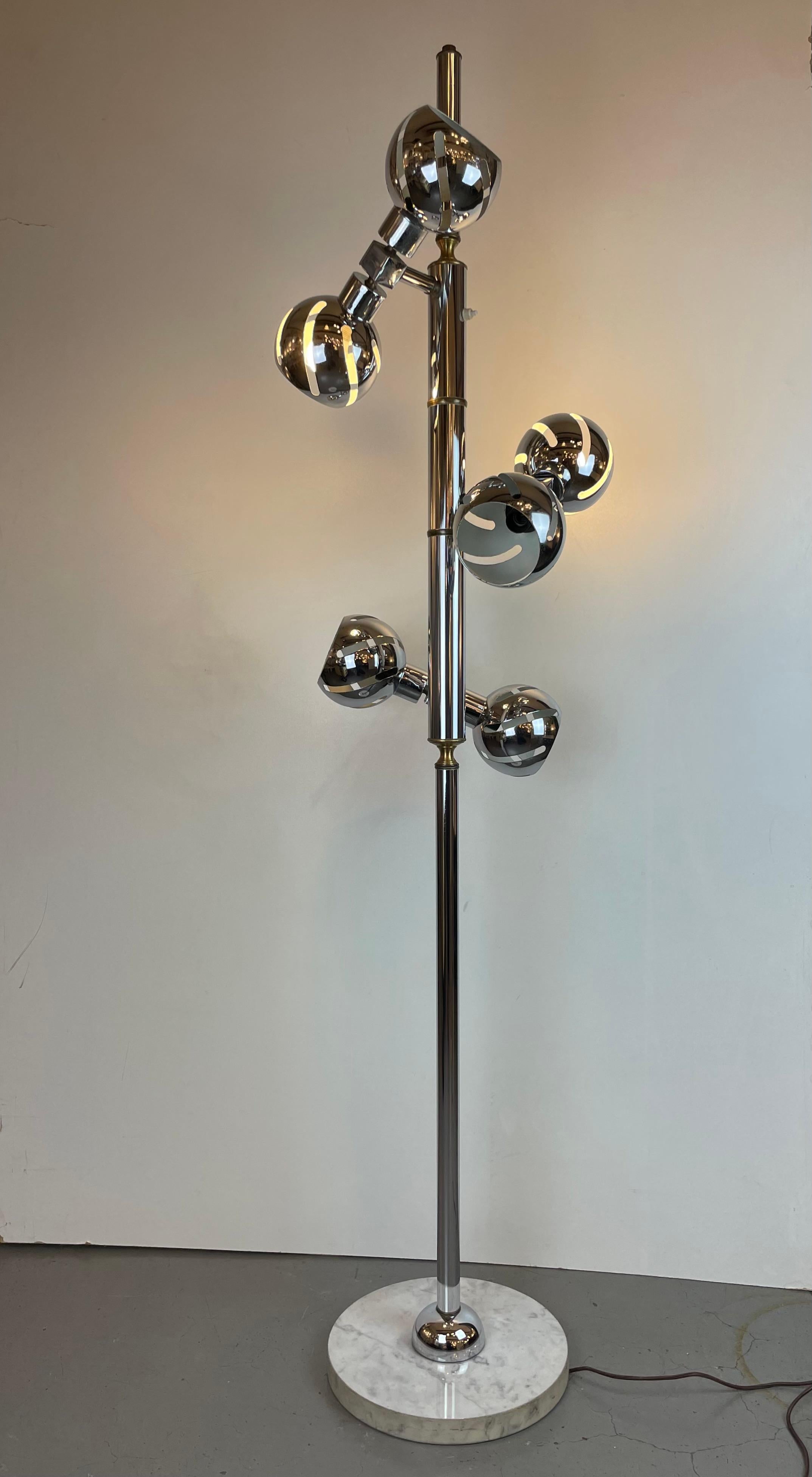 Ère spatiale Lampadaire italien de l'ère spatiale, 1970 en vente