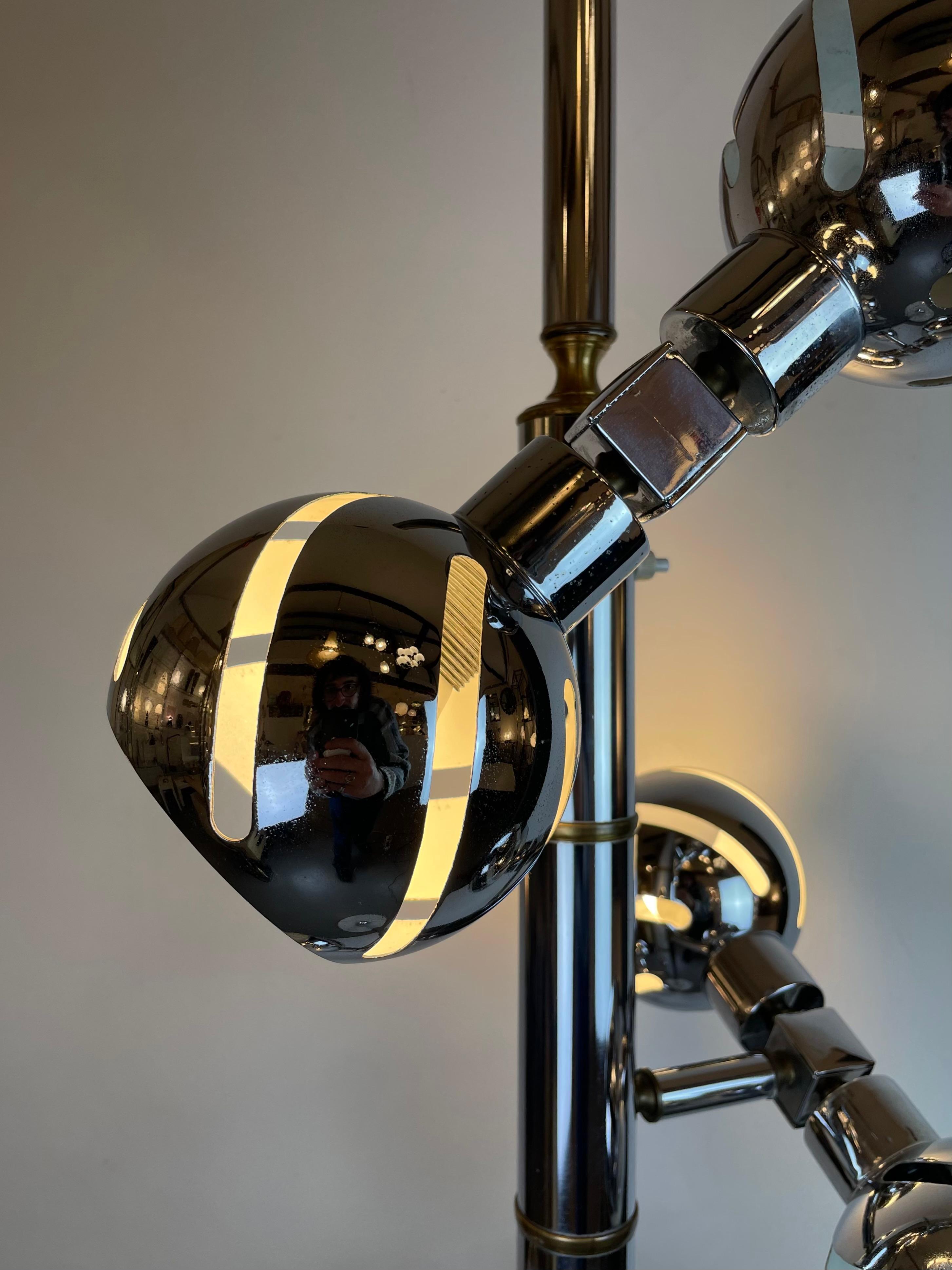 Métal Lampadaire italien de l'ère spatiale, 1970 en vente