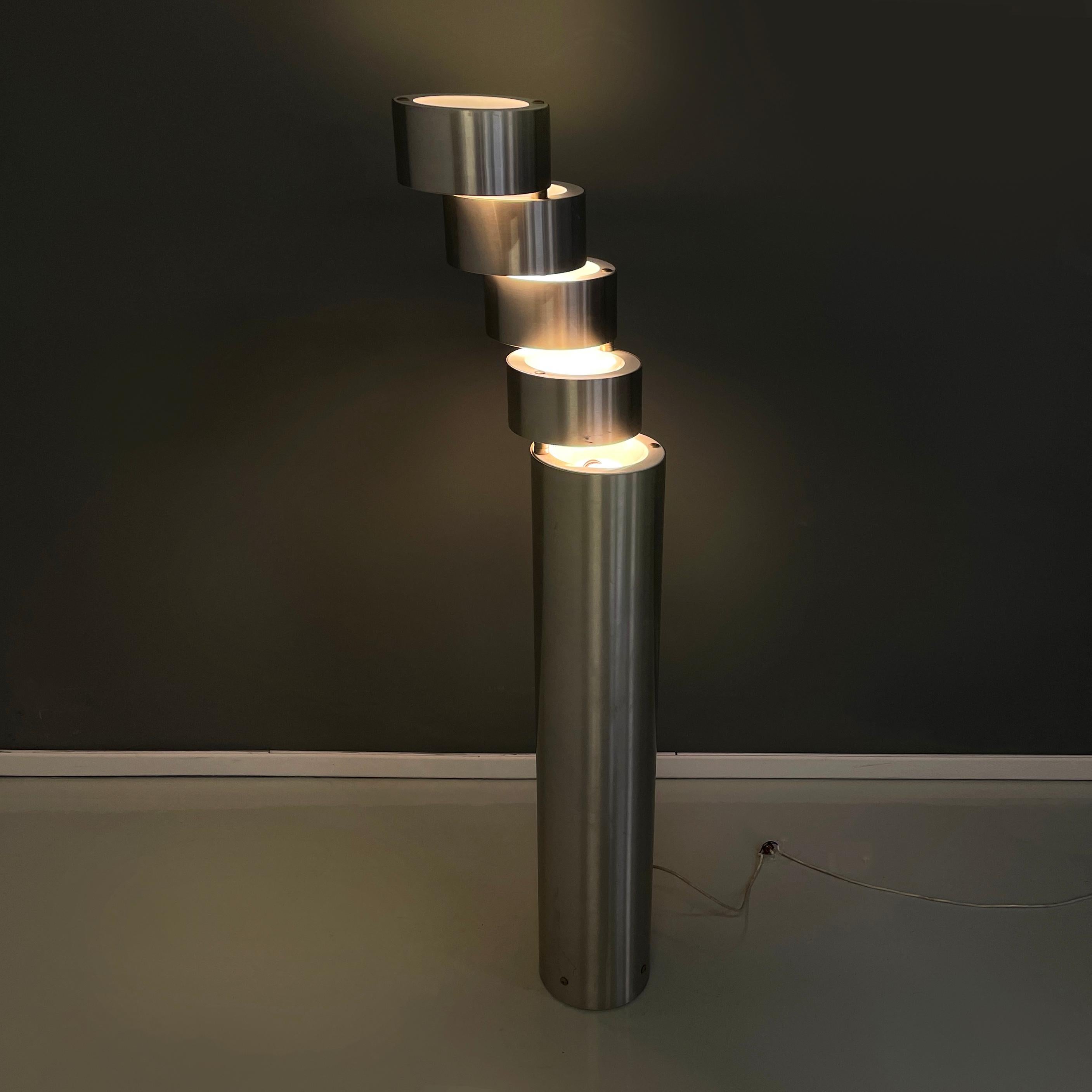 Italian space age Floor lamp by Stilux in metal, 1970s In Good Condition In MIlano, IT
