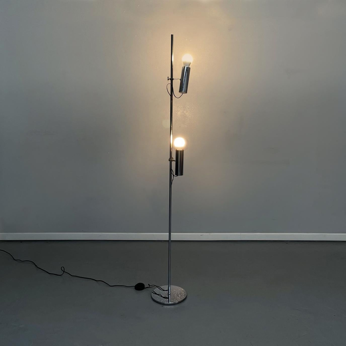 Italian Space Age Floor Lamp in Chromed Metal, 1970s In Good Condition For Sale In MIlano, IT
