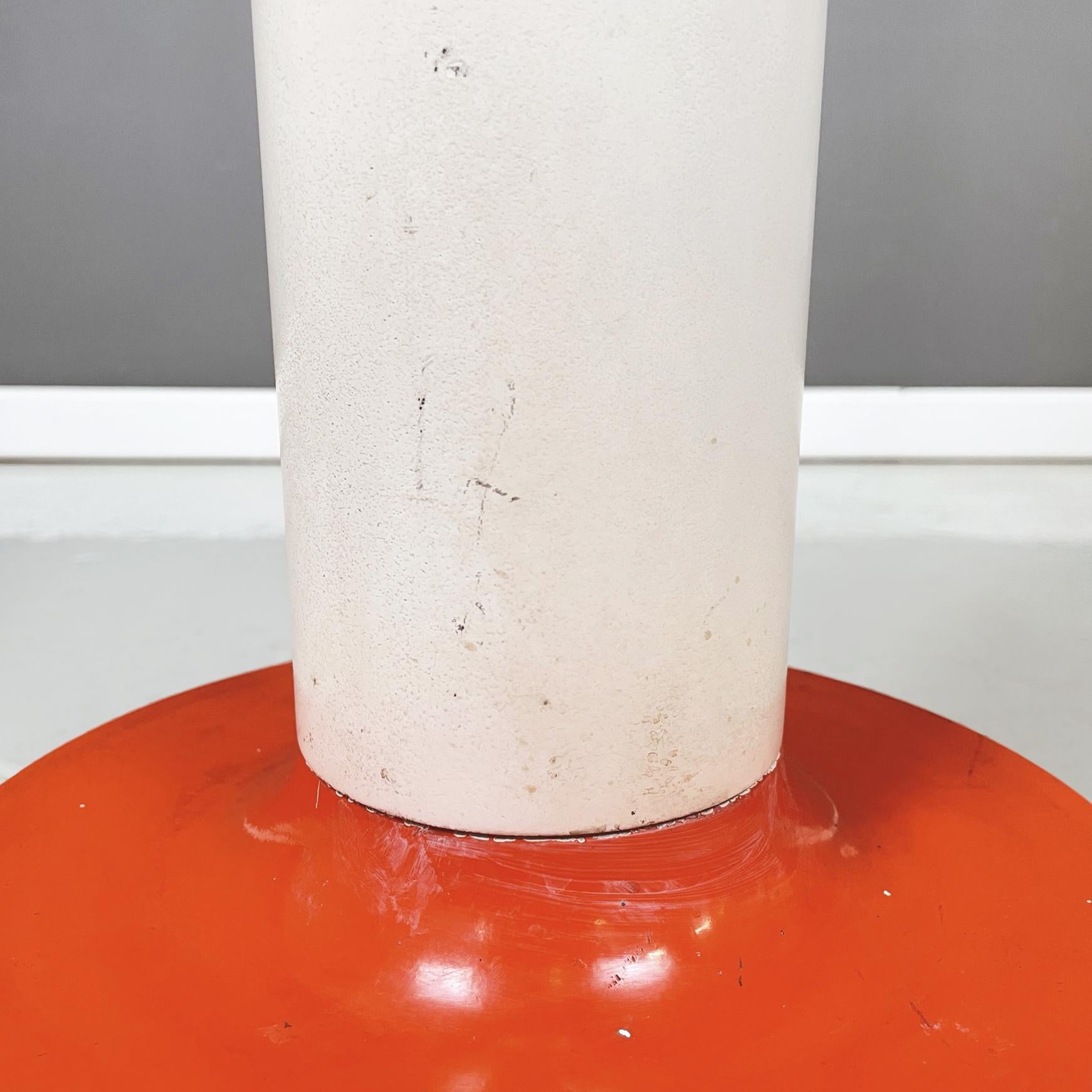 Italian space age Floor lamp in orange and white metal with opaline glass, 1970s For Sale 6