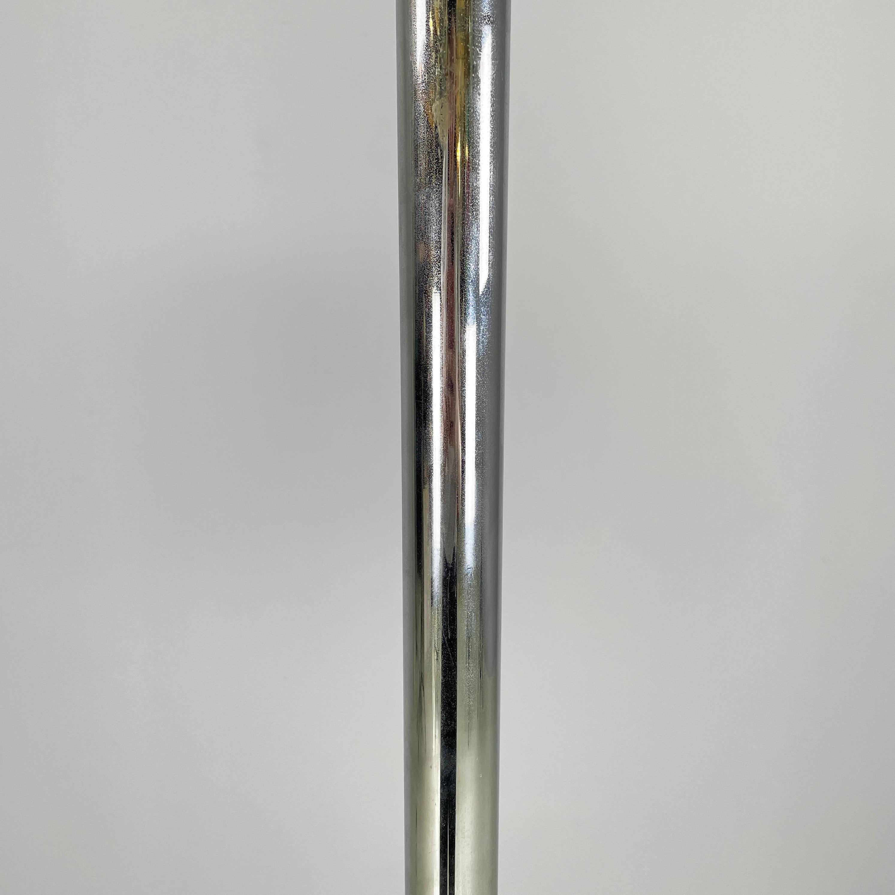 Italian space age Floor lamp in white metal, metal and opaline glass, 1970s For Sale 2