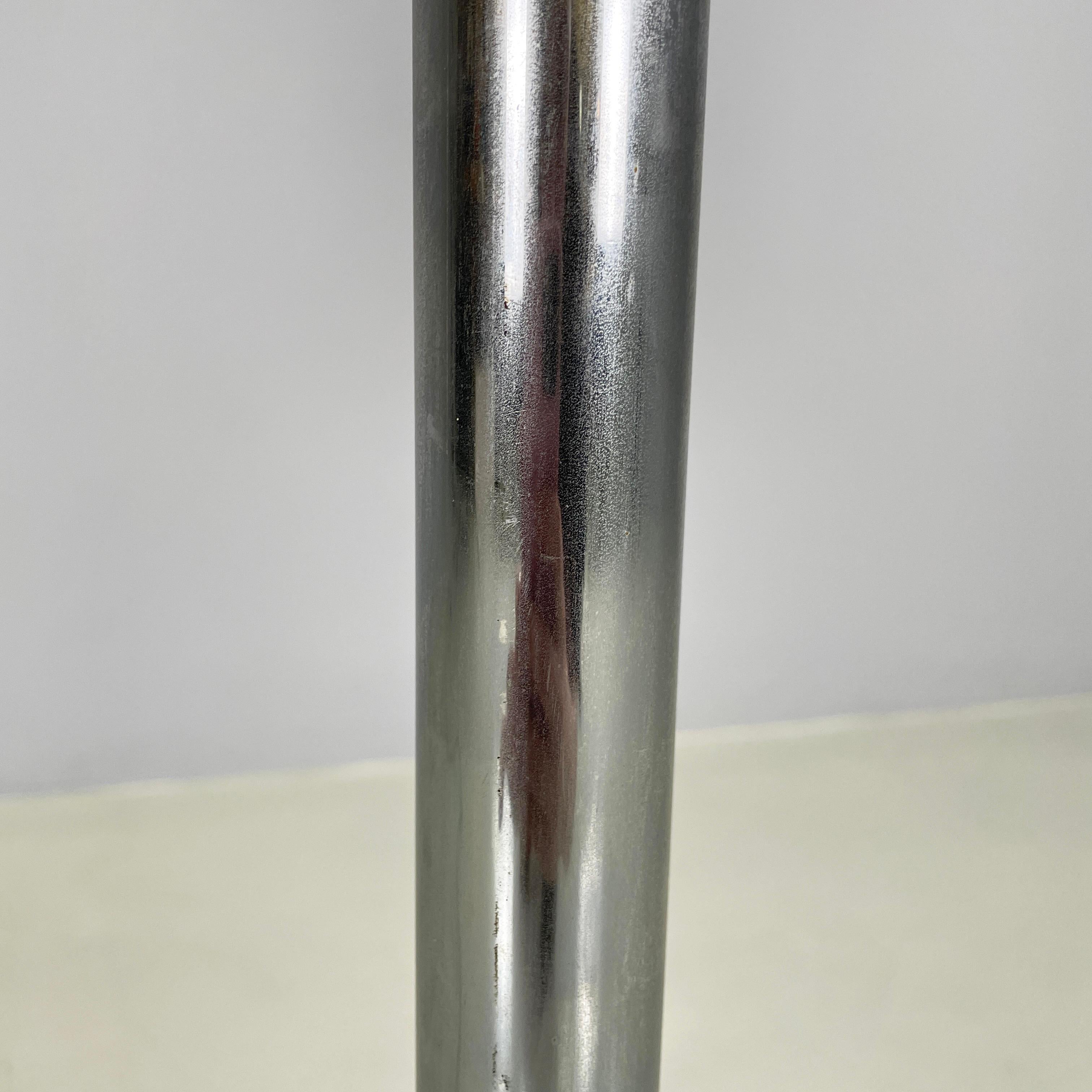 Italian space age Floor lamp in white metal, metal and opaline glass, 1970s For Sale 3
