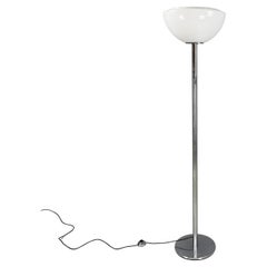 Italian space age Floor lamp in white metal, metal and opaline glass, 1970s