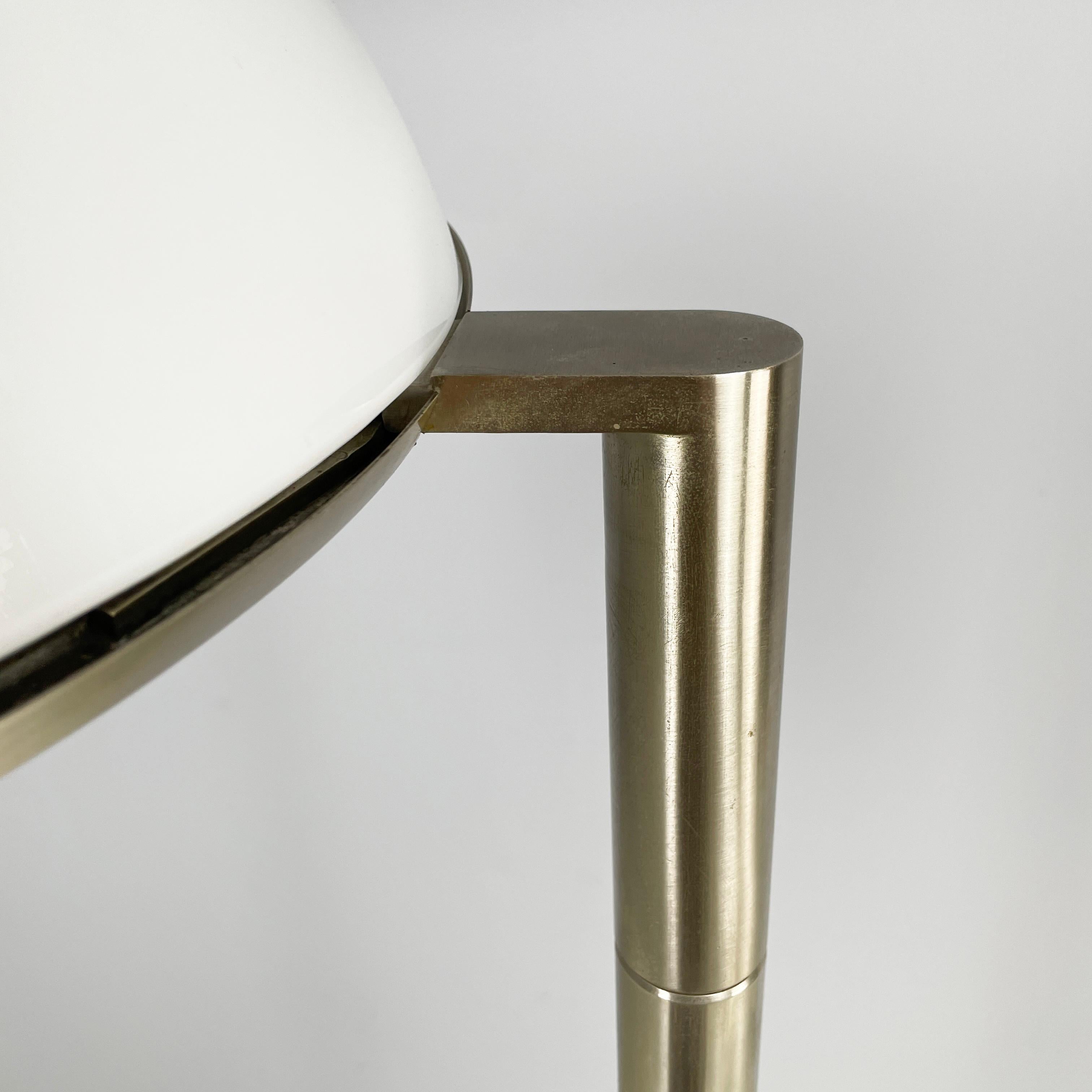 Italian space age Floor lamp in white plastic and metal by Arteluce, 1970s For Sale 7