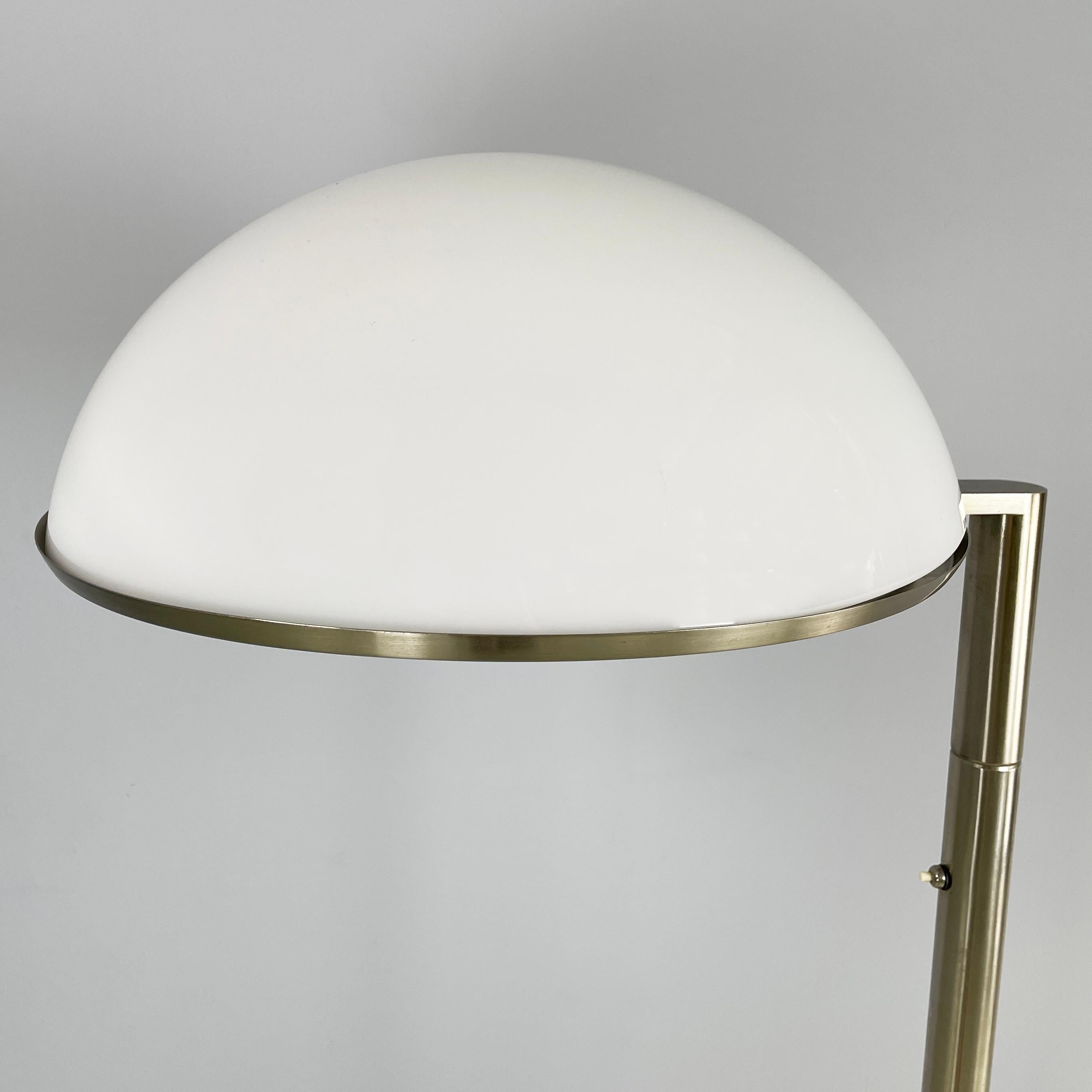 Metal Italian space age Floor lamp in white plastic and metal by Arteluce, 1970s For Sale