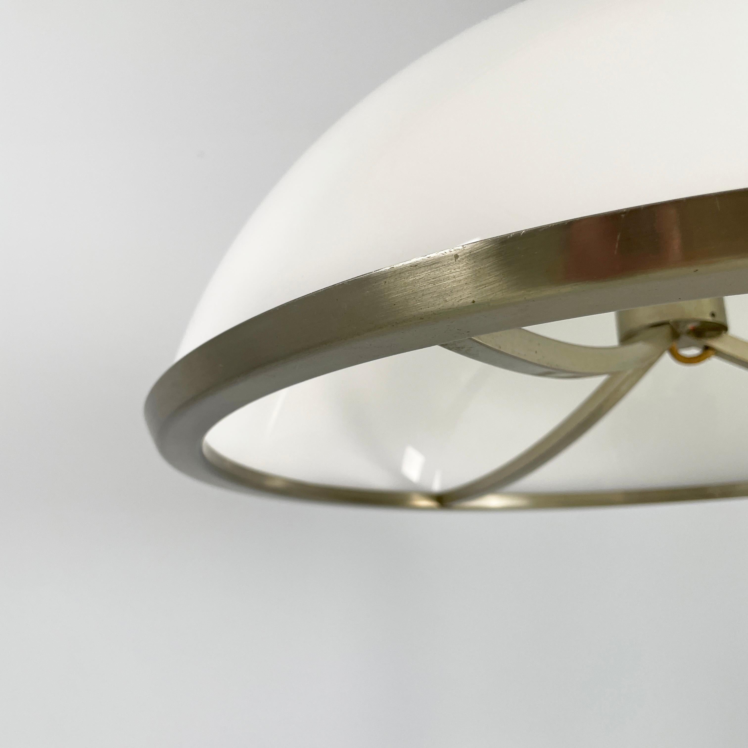 Italian space age Floor lamp in white plastic and metal by Arteluce, 1970s For Sale 3