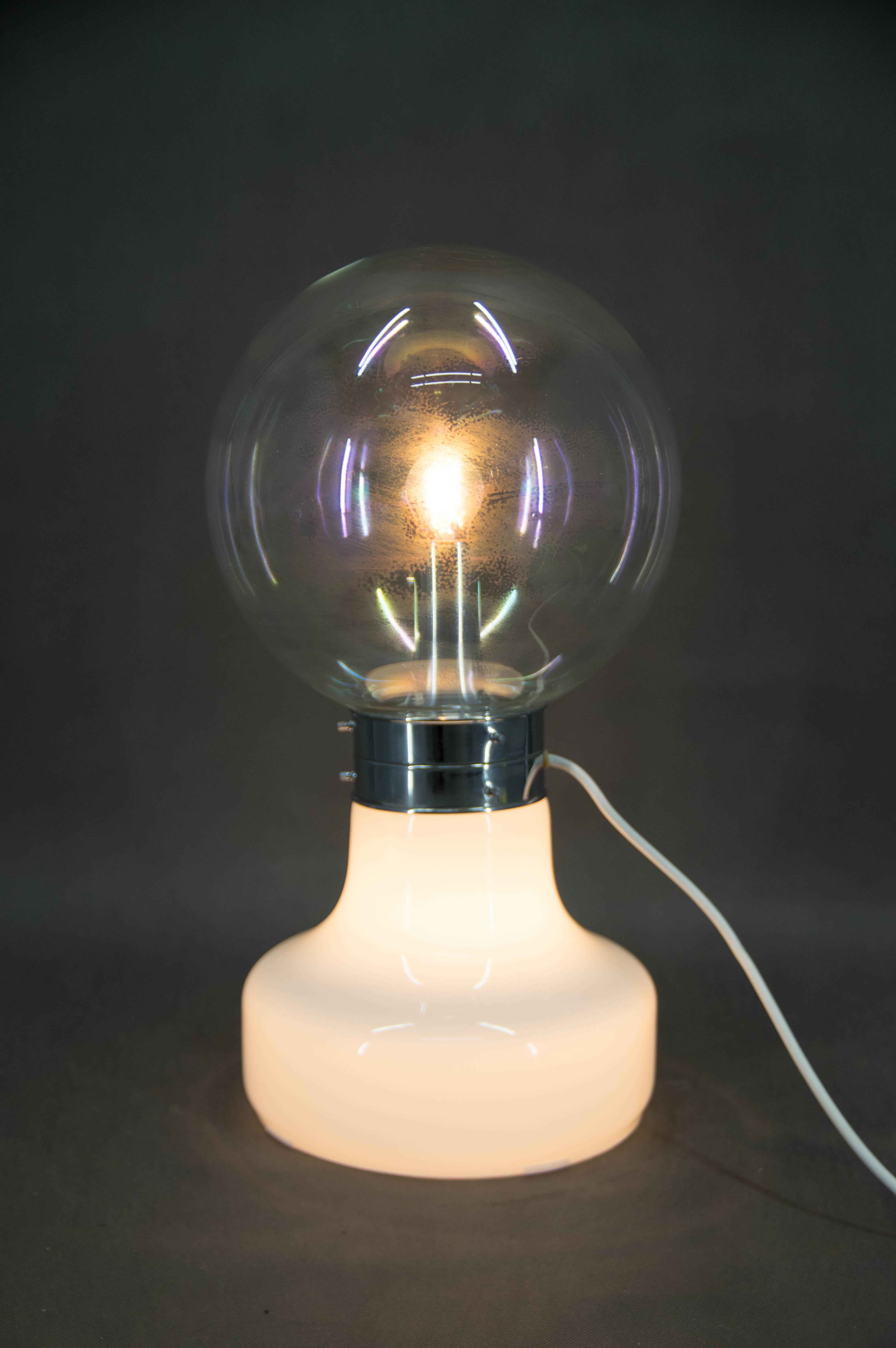 Verre Lampadaire ou lampe de table italienne de l'ère spatiale, 1970 en vente