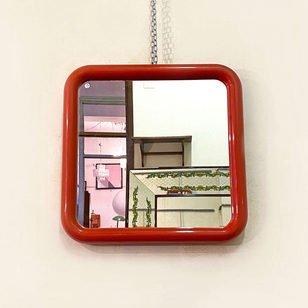 Italian Space Age Glossy Red Plastic Square Mirror with Rounded Corners, 1970s In Good Condition In MIlano, IT