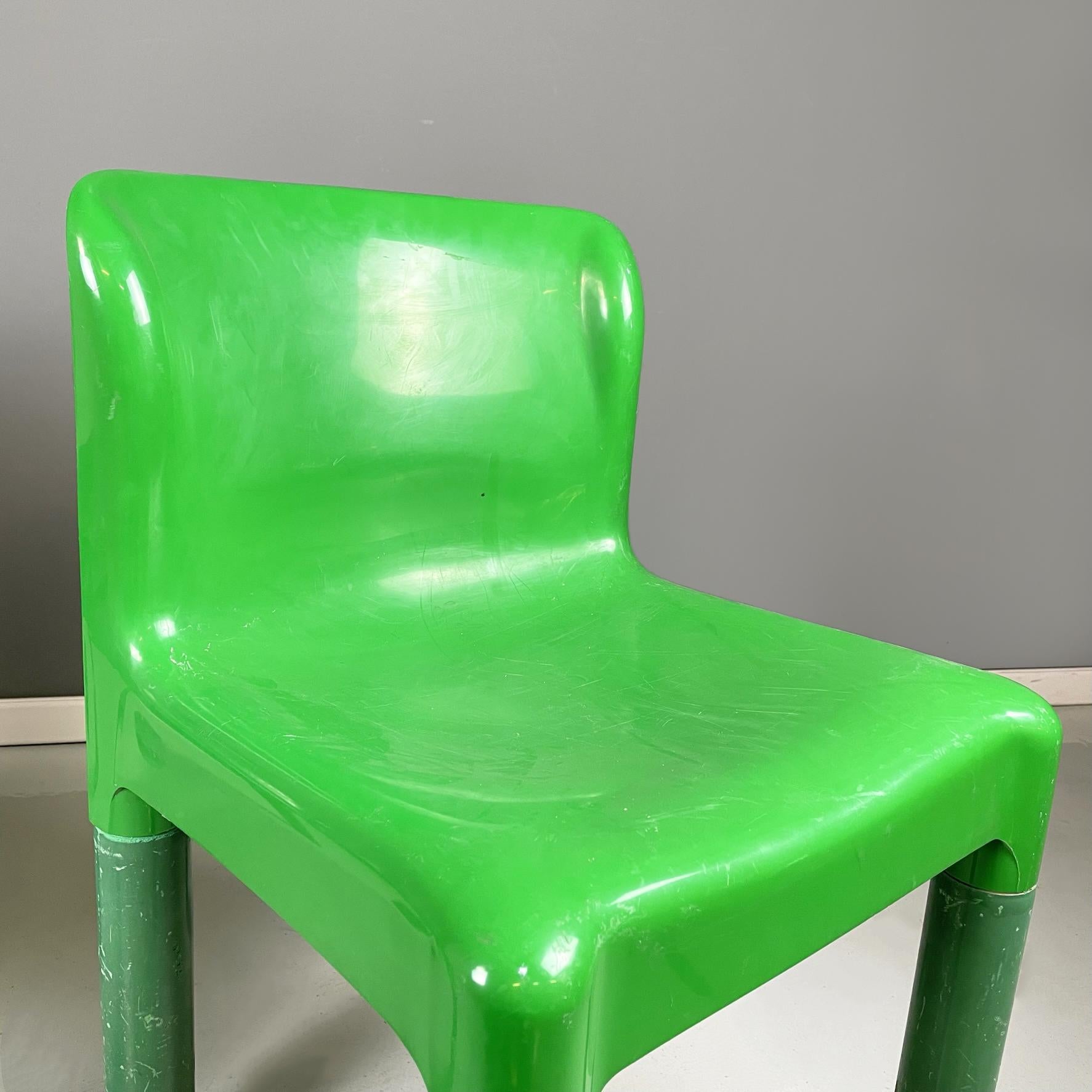 Italian Space Age Green Plastic Chairs 4875 by Carlo Bartoli for Kartell, 1970s In Good Condition In MIlano, IT