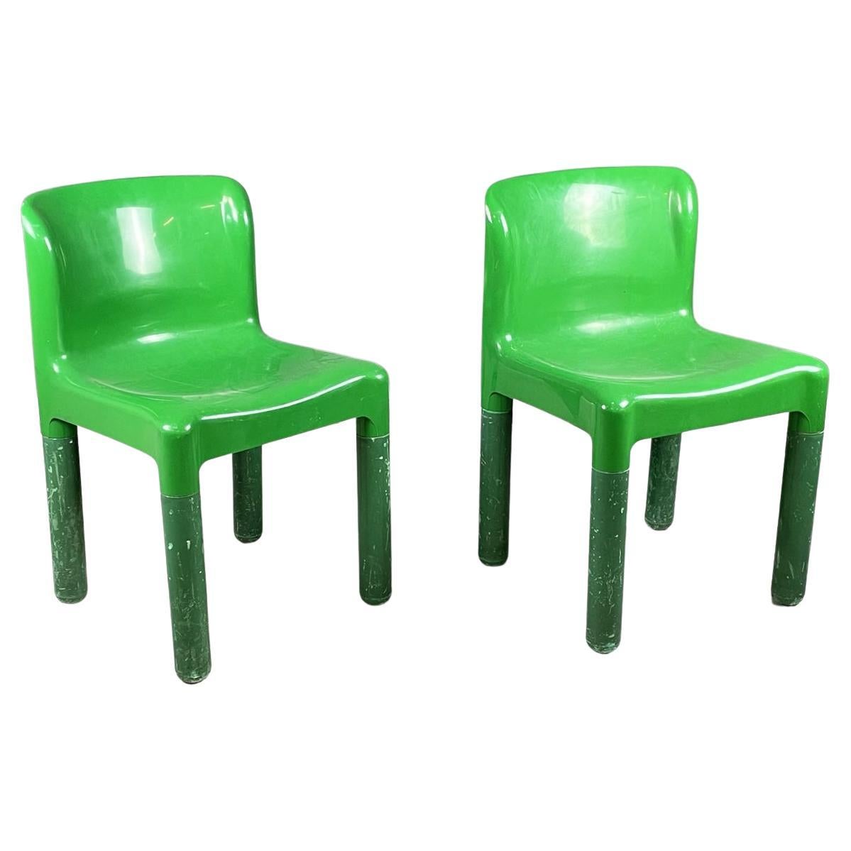 Grüne Kunststoffstühle des italienischen Raumzeitalters 4875  Carlo Bartoli für Kartell, 1970er-Jahre