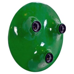 Lampe triteti italienne en plastique vert de l'ère spatiale, Vico Magisretti pour Artemide, années 1970