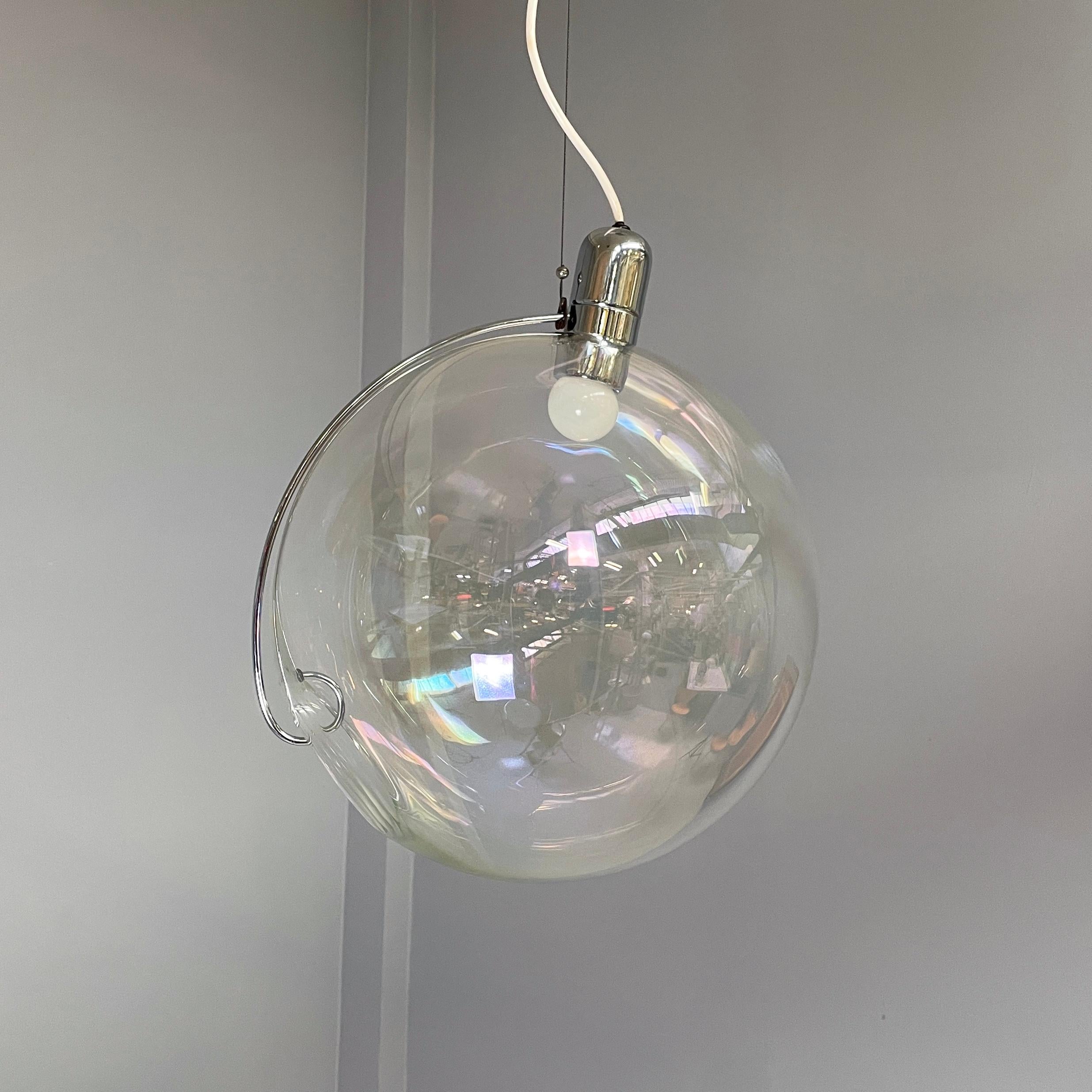 Italiano Lampadario italiano in vetro iridescente Space Age Sona di Carlo Nason Lumenform 1970 in vendita
