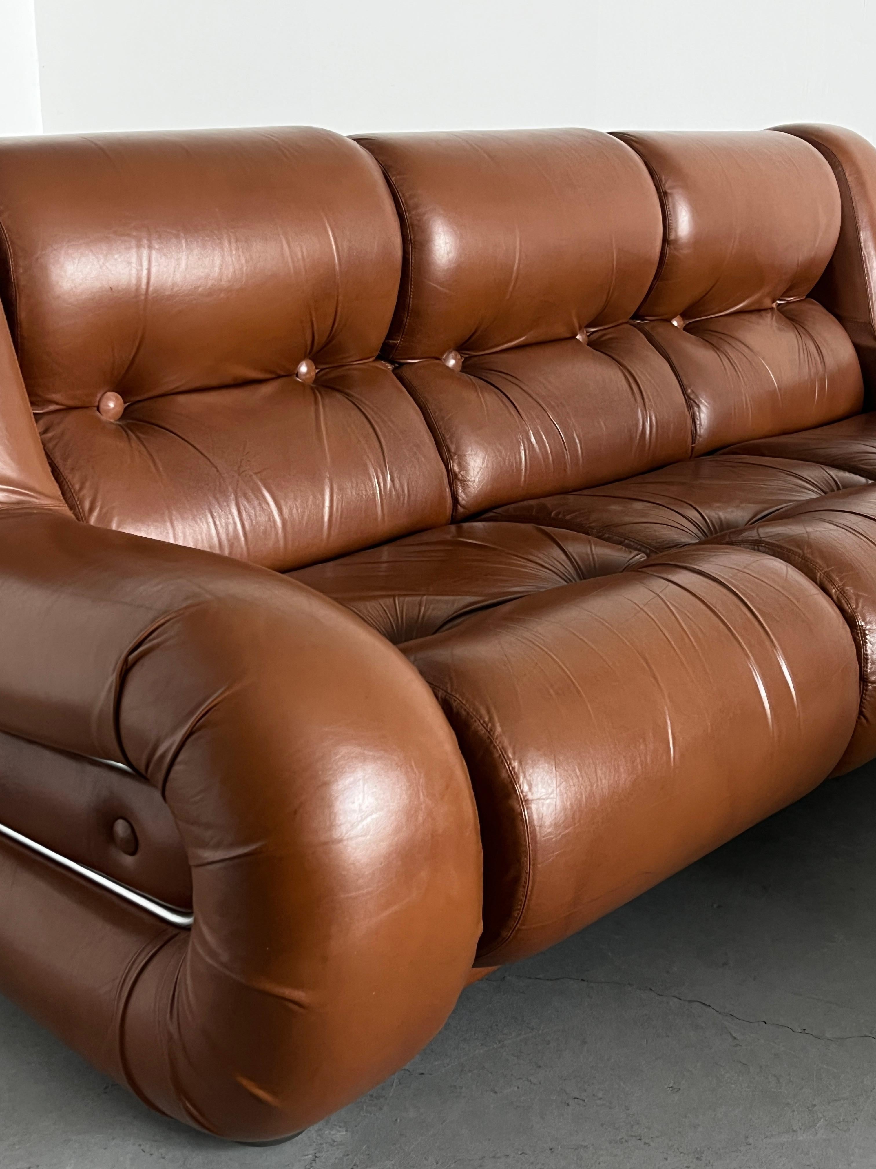 Set da salotto A Space AGE in pelle cognac e cromo, anni '70, Italia in vendita 2