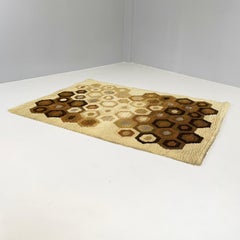 Tapis géométrique italien de l'ère spatiale à longs poils en laine avec motif de ruche, années 1970