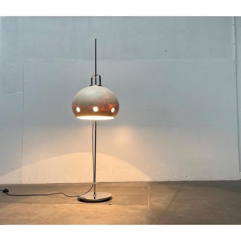 Italienische A Space Age Lucerna Stehlampe von Guzzini, Mitte des Jahrhunderts 1960er Jahre (Metall) im Angebot