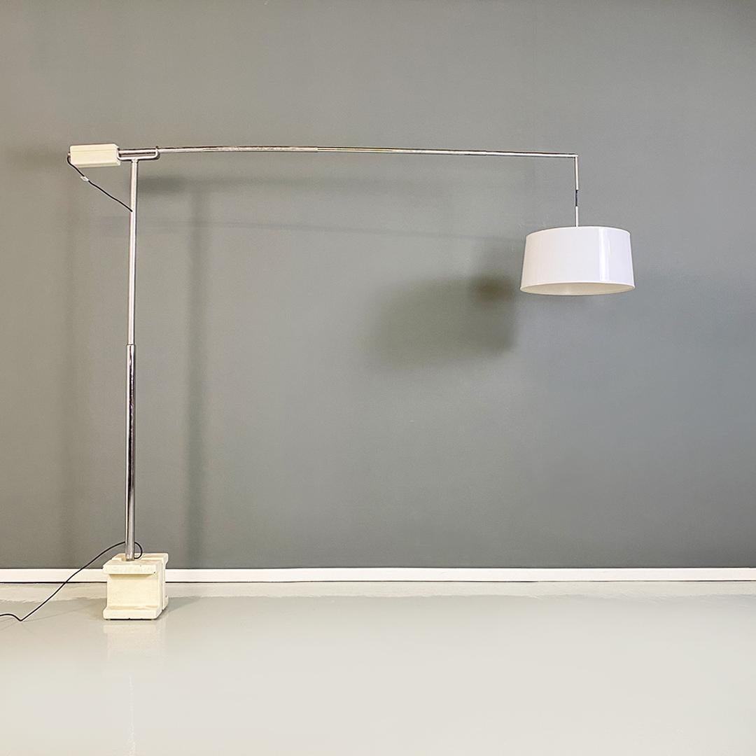 Italian Space Age Marble Base and Steel Structure Telescopic Floor Lamp, 1970s In Good Condition For Sale In MIlano, IT