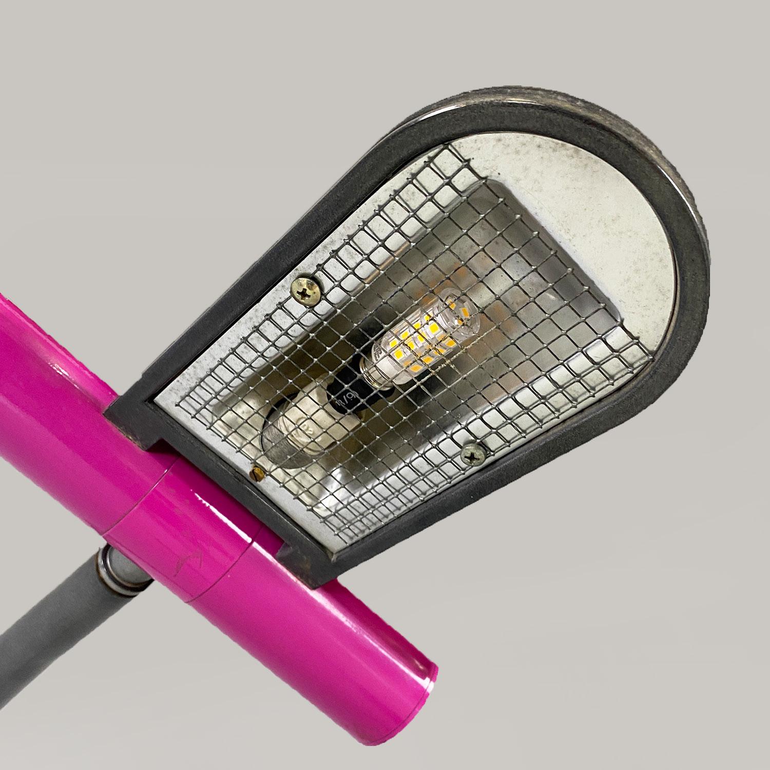 Lampadaire italien de l'ère spatiale en métal, plexiglas et marbre, arc violet noir, années 1980. en vente 9