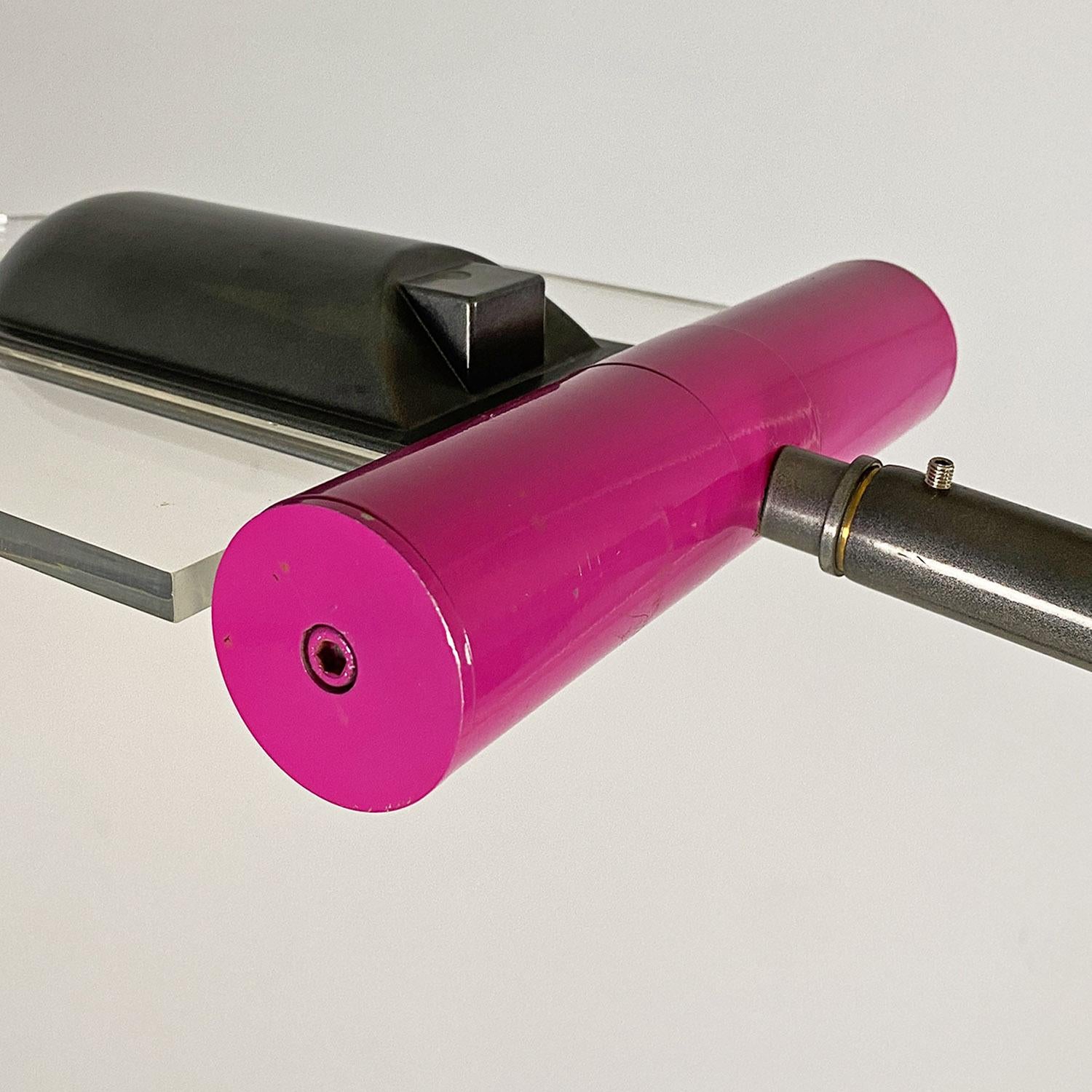 Lampadaire italien de l'ère spatiale en métal, plexiglas et marbre, arc violet noir, années 1980. en vente 3