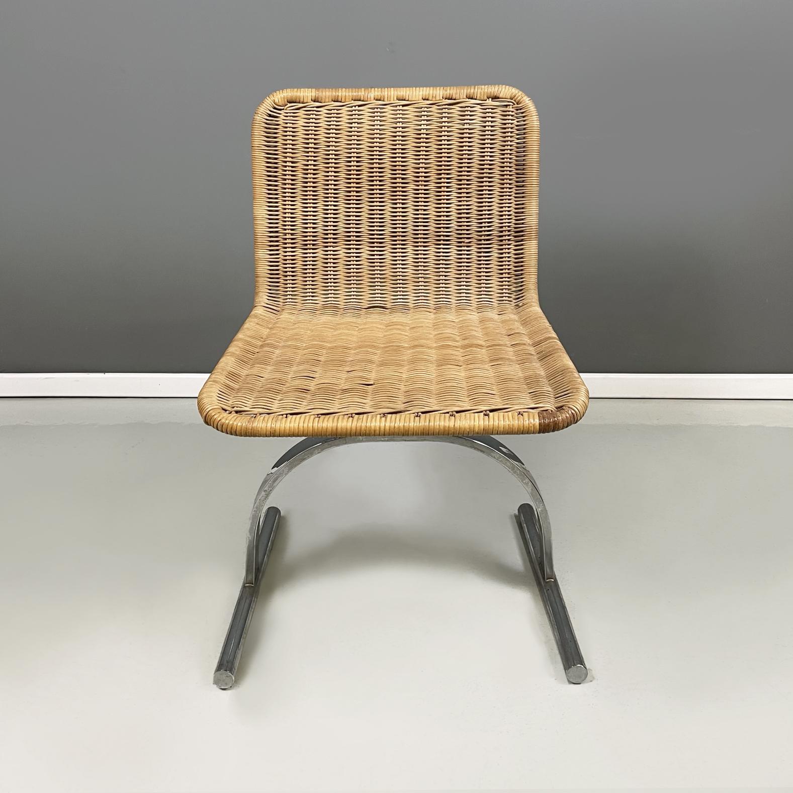 Chaises modernes italiennes en paille et acier, 1970
Lot de 5 chaises avec assise et dossier aux angles arrondis en paille finement tressée. La structure en acier est composée de deux demi-cercles, dont l'un se termine par deux pieds