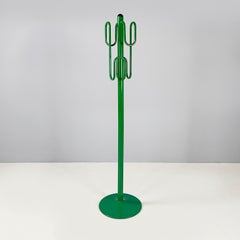Italian space age modern floor coat hanger in green metal, 1970s