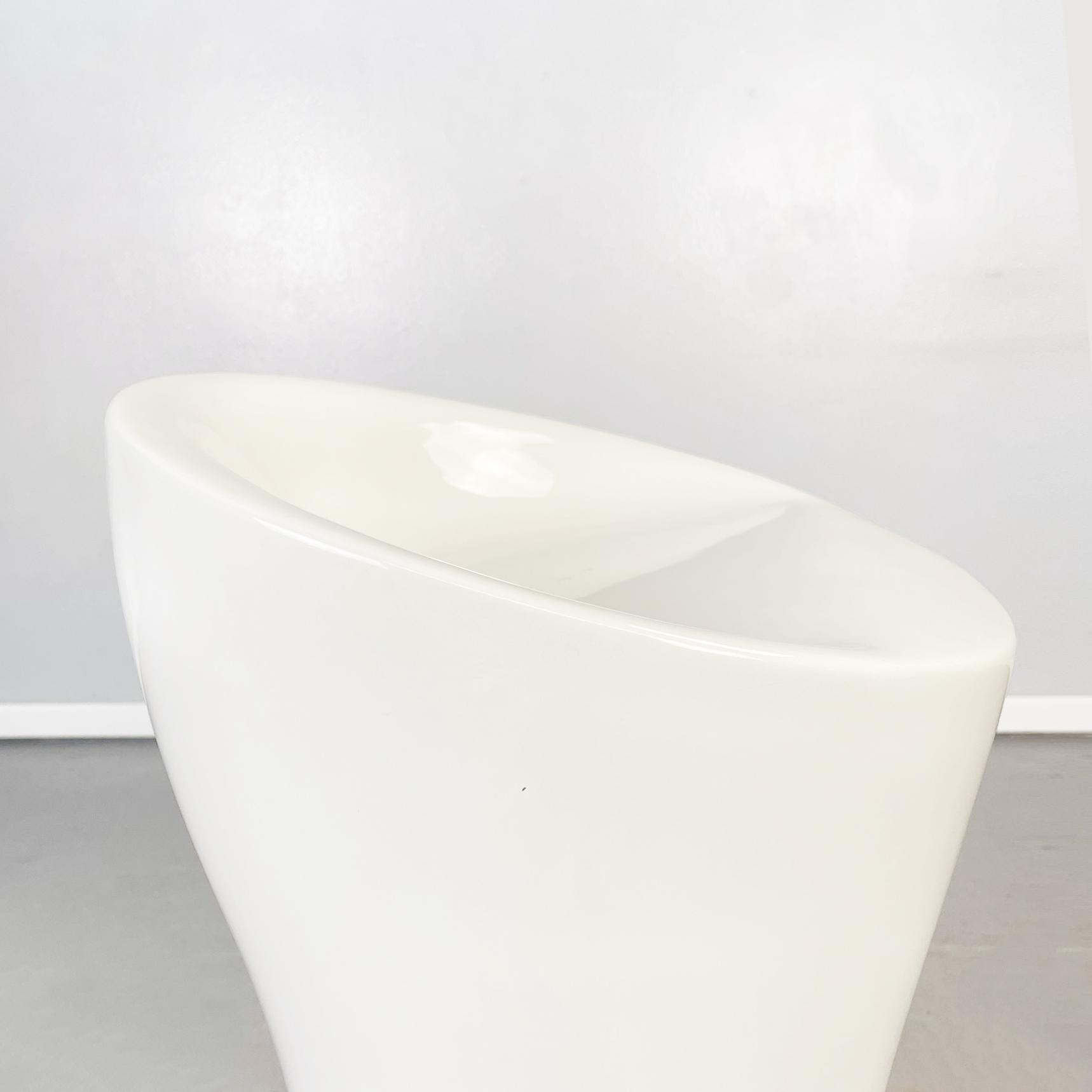 Italian Space Age Modern Stool with Footrest in White Plastic, 2000s For Sale 4