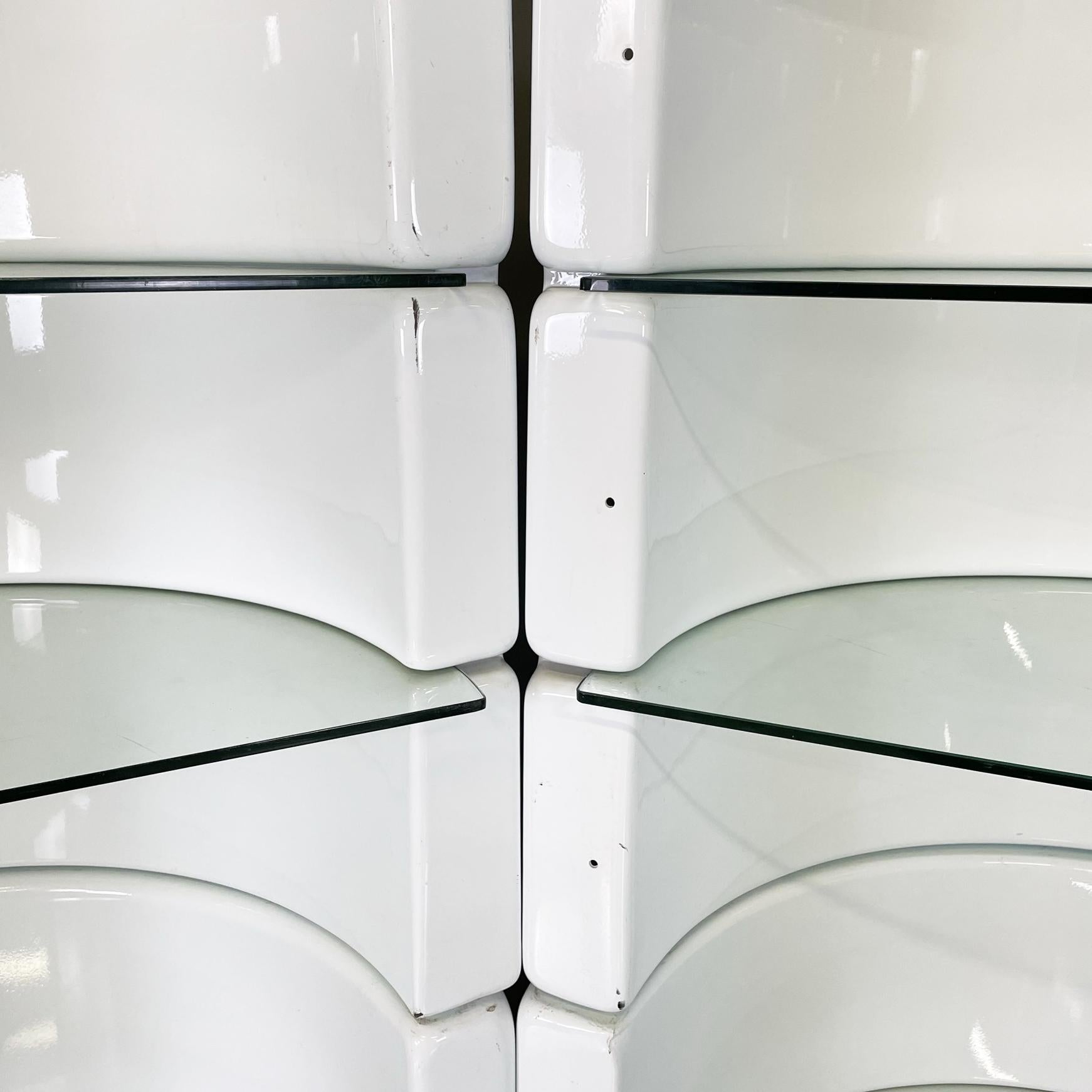 Italian Space Age Modular Bookcase in White Fiberglass Glass by Astrarte, 1970s For Sale 4