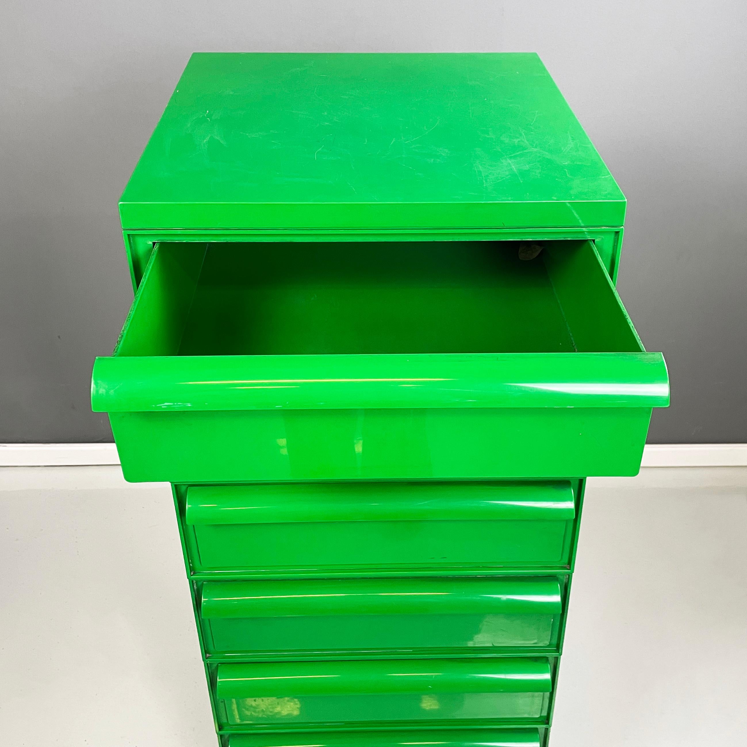 Plastic Italian Space Age Modular chest of drawers 4602  by Simon Fussell Kartell, 1970s