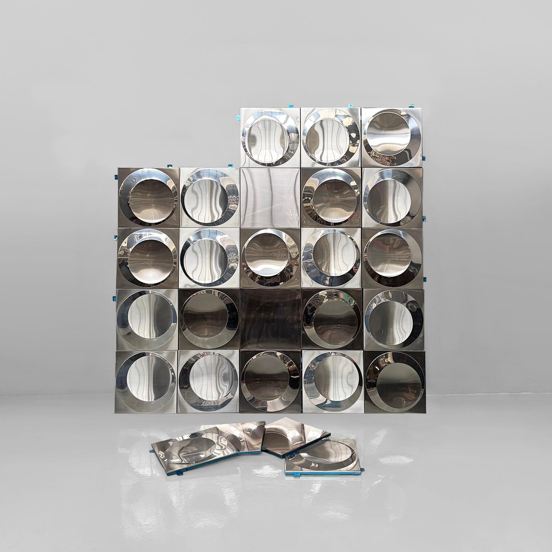 Italienische A Space Age modulare dekorative Aluminiumplatte, 1970er Jahre (Ende des 20. Jahrhunderts) im Angebot