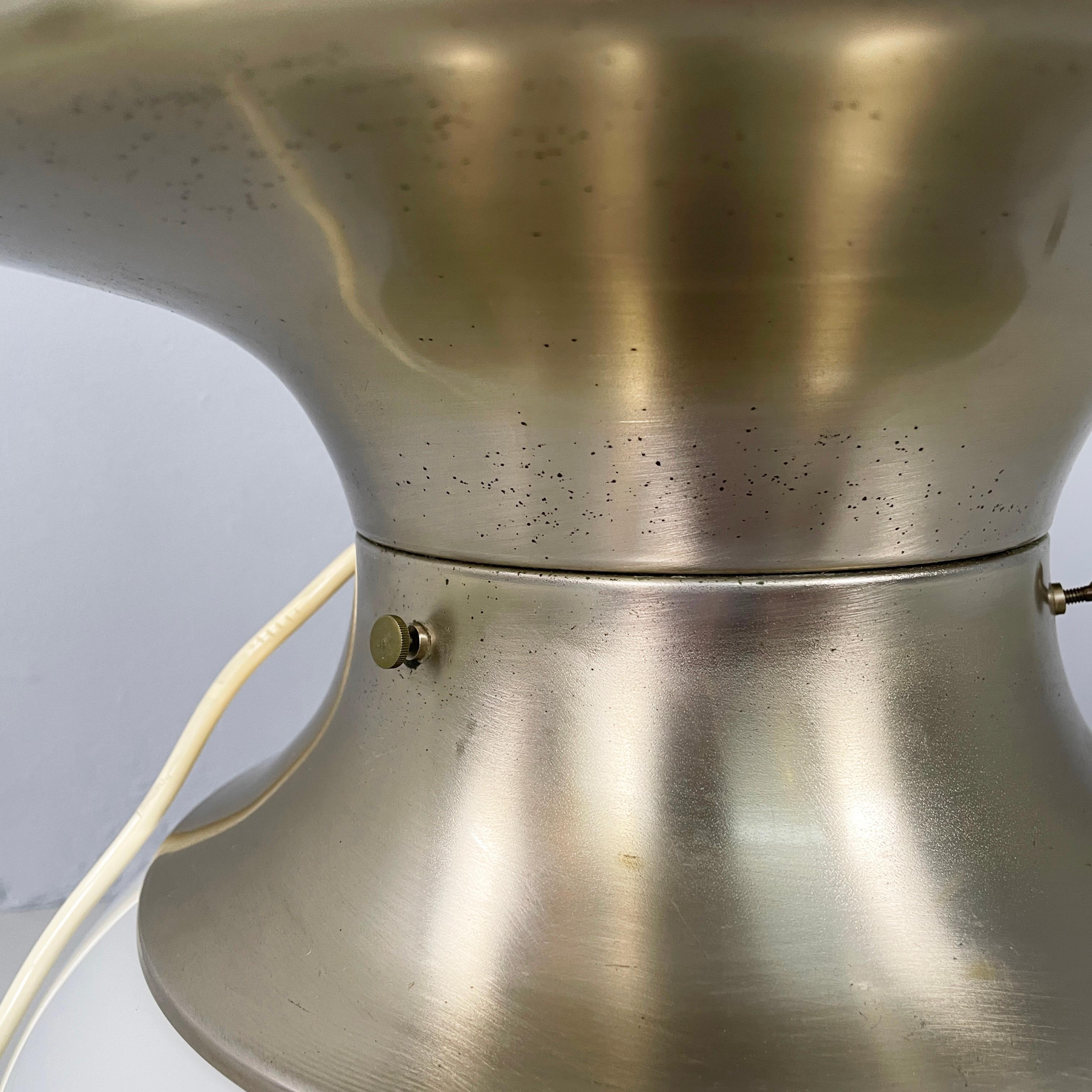 Lampada da tavolo italiana in vetro opalino dell'era spaziale di Carlo Nason per  Selenova, anni '70 5