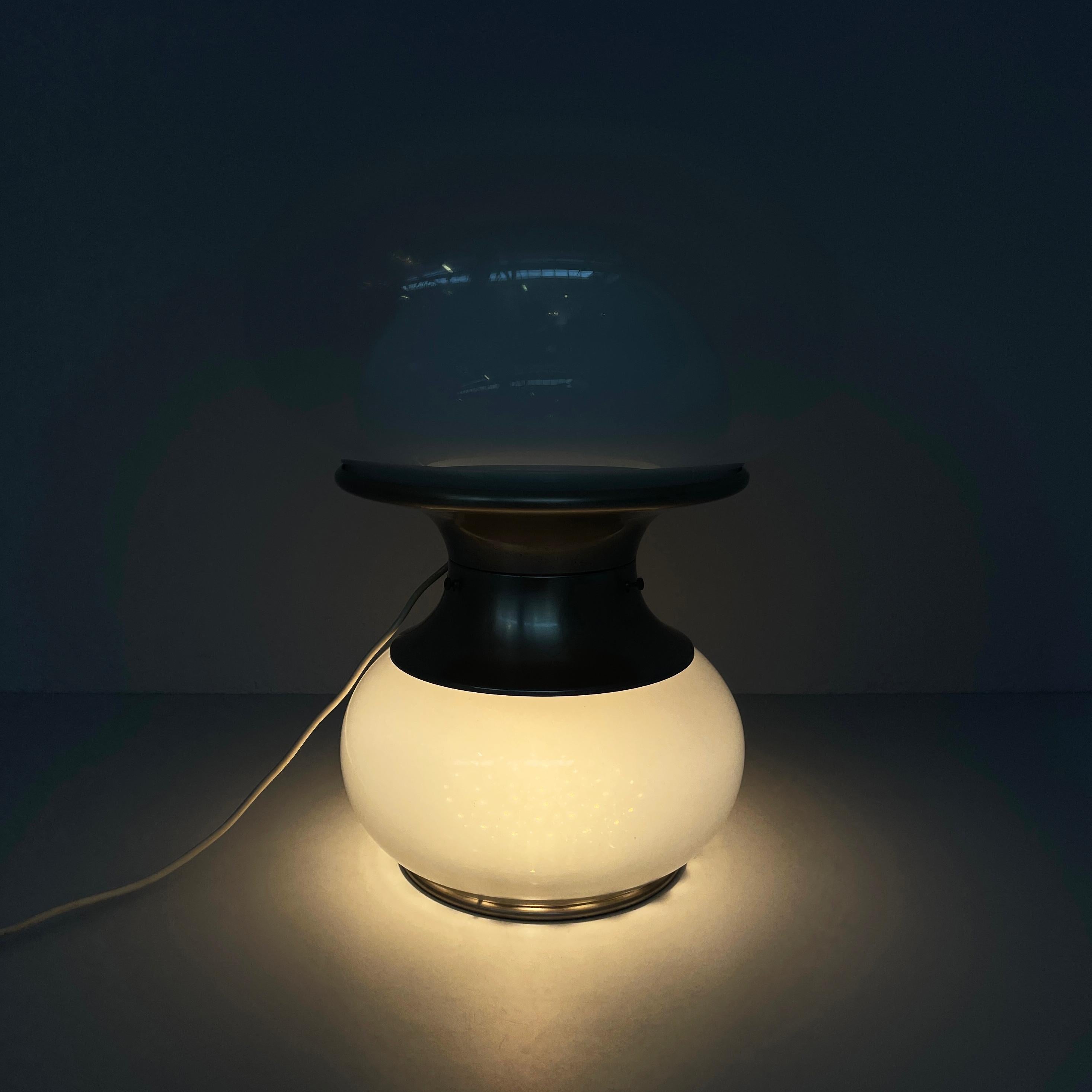 Lampada da tavolo italiana in vetro opalino dell'era spaziale di Carlo Nason per  Selenova, anni '70 In condizioni buone a MIlano, IT