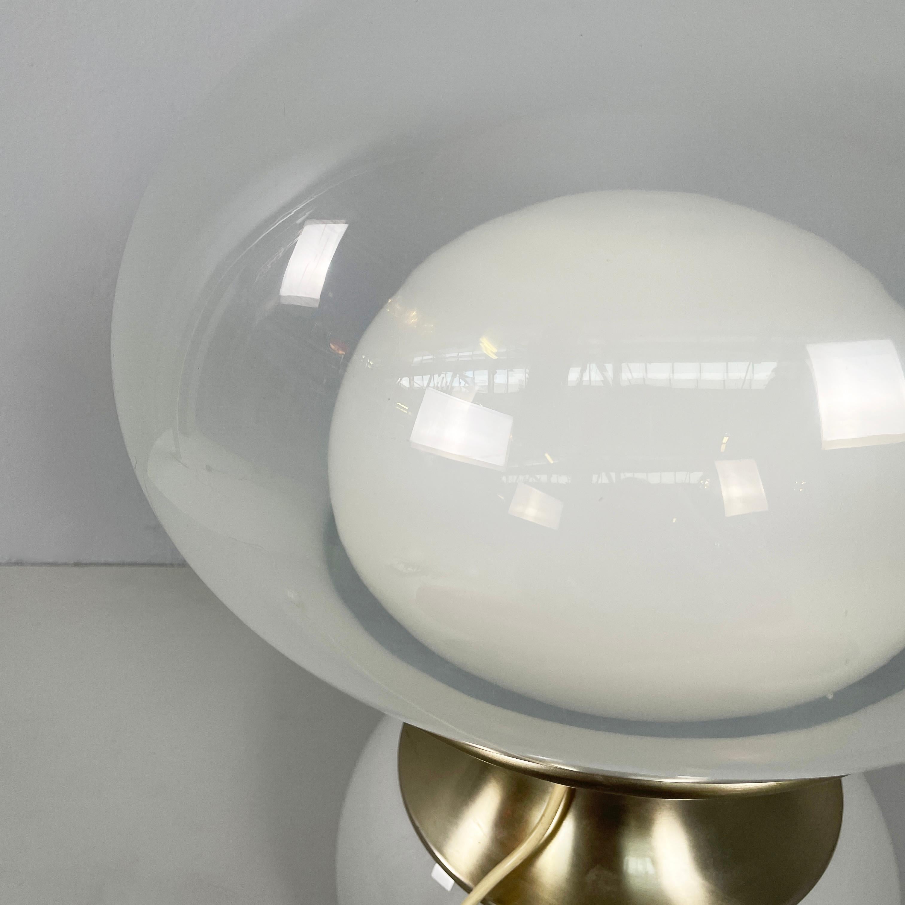 Lampada da tavolo italiana in vetro opalino dell'era spaziale di Carlo Nason per  Selenova, anni '70 1