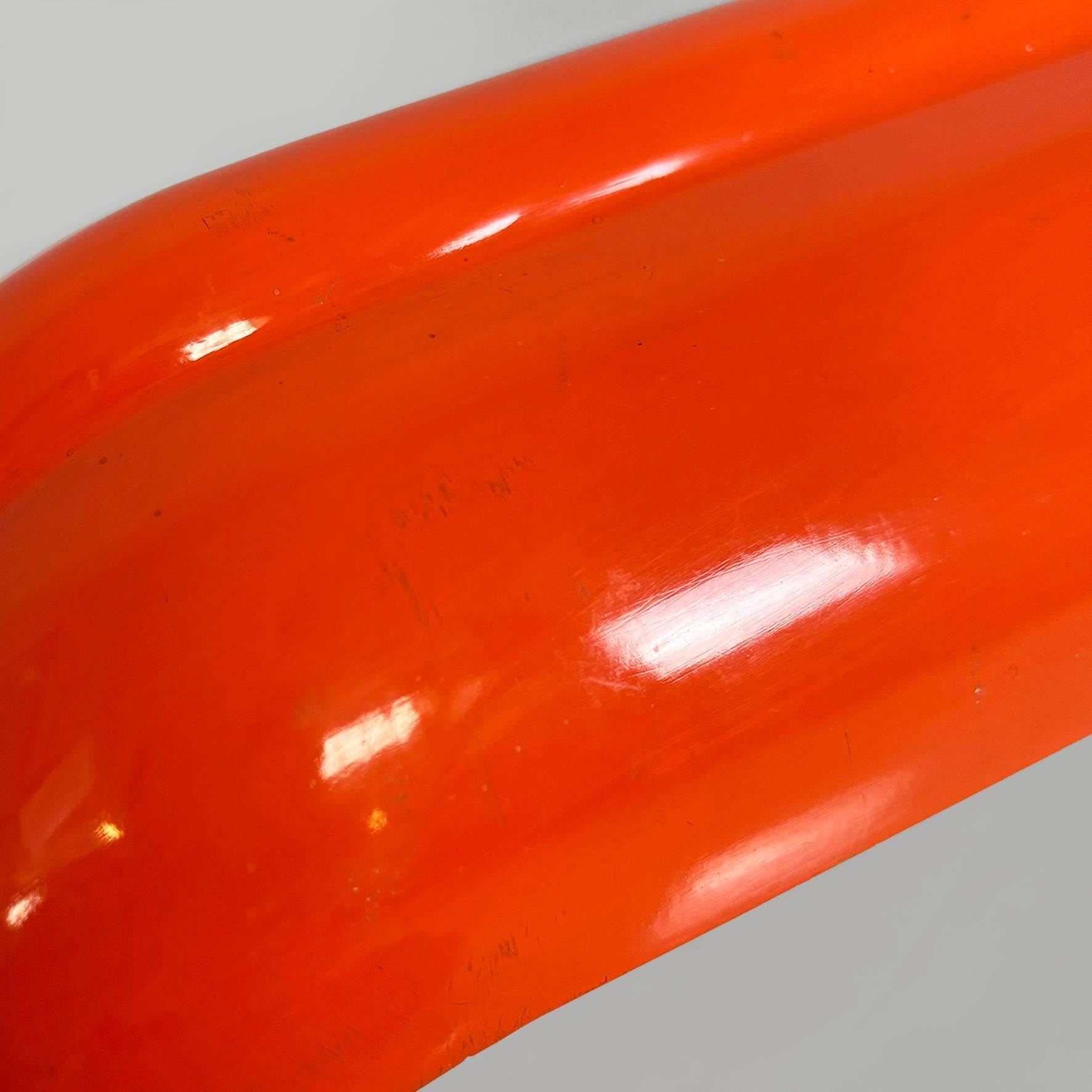 Italienische Space Age Tischleuchte aus orangefarbenem Metall Eco von Annichini für Artemide, 1970er Jahre im Angebot 8