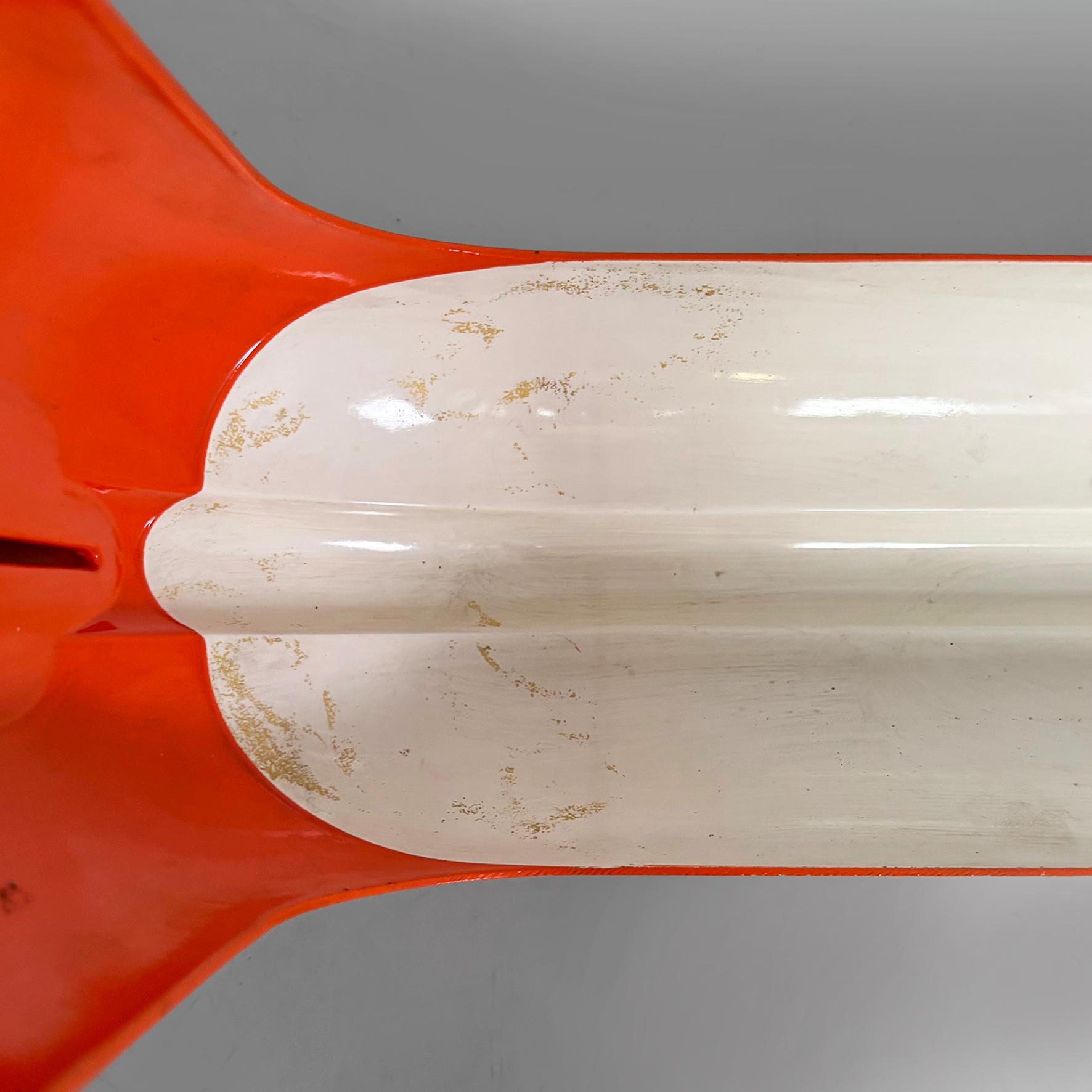Italienische Space Age Tischleuchte aus orangefarbenem Metall Eco von Annichini für Artemide, 1970er Jahre im Angebot 10