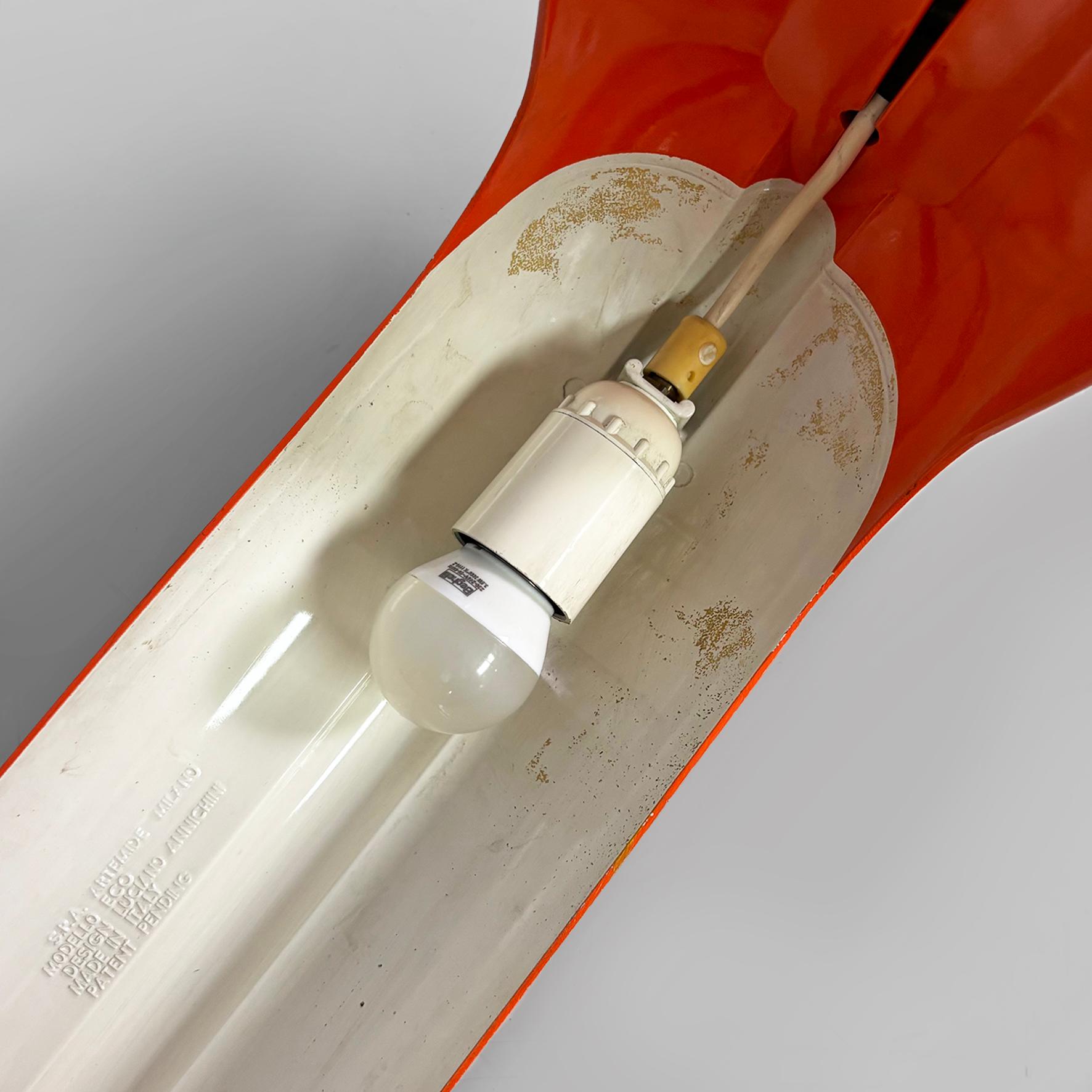 Italienische Space Age Tischleuchte aus orangefarbenem Metall Eco von Annichini für Artemide, 1970er Jahre im Angebot 12