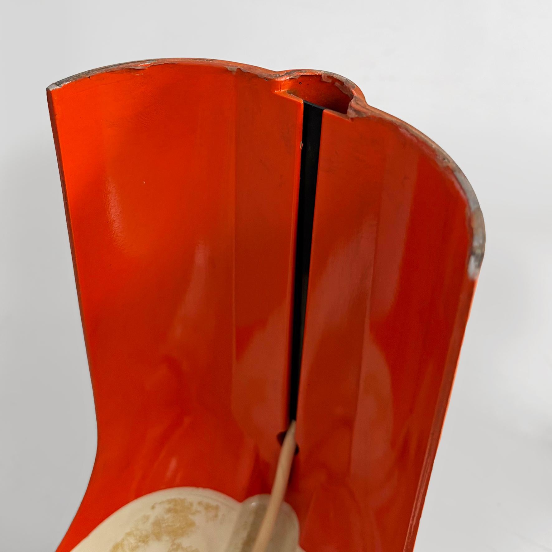 Italienische Space Age Tischleuchte aus orangefarbenem Metall Eco von Annichini für Artemide, 1970er Jahre im Angebot 13