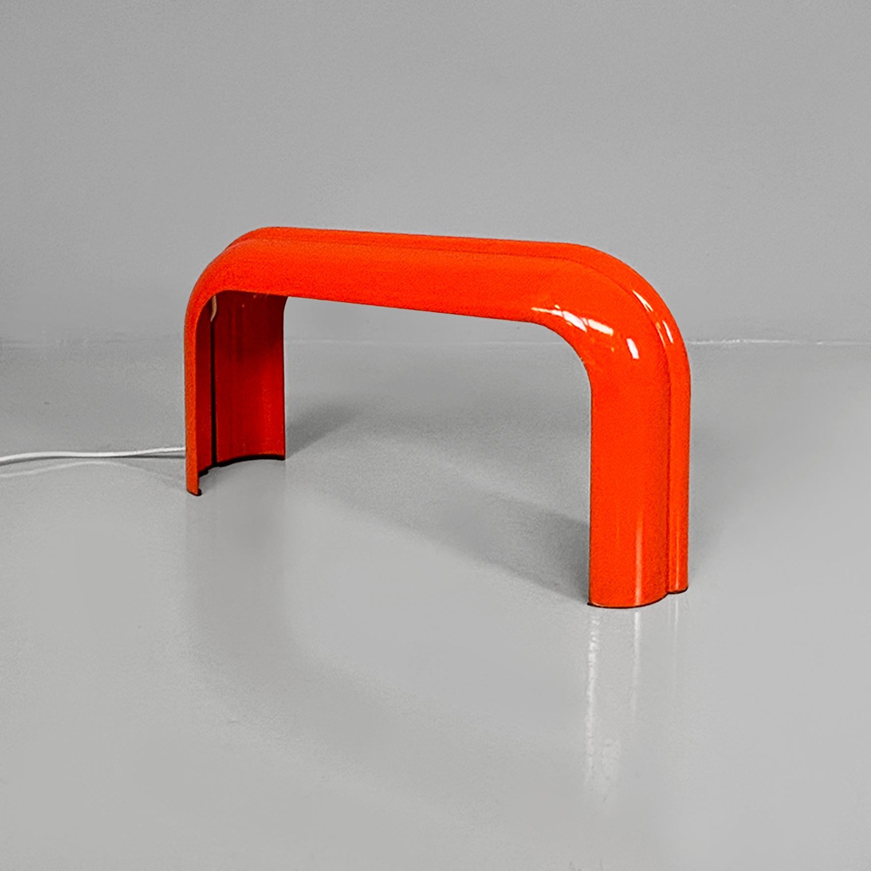 Italienische Space Age Tischleuchte aus orangefarbenem Metall Eco von Annichini für Artemide, 1970er Jahre im Zustand „Gut“ im Angebot in MIlano, IT