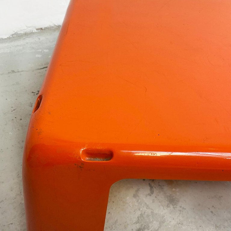 Italian Space Age Orange Plastic 4 Gatti Table by Mario Bellini for B&B, 1970s For Sale 7