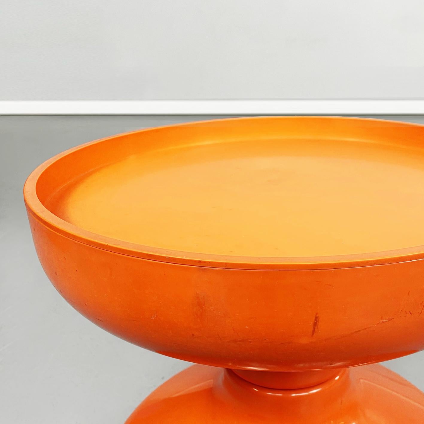 Fin du 20e siècle Tabourets Rocchetto italiens en plastique orange de l'ère spatiale par Castiglioni Kartell, 1970 en vente