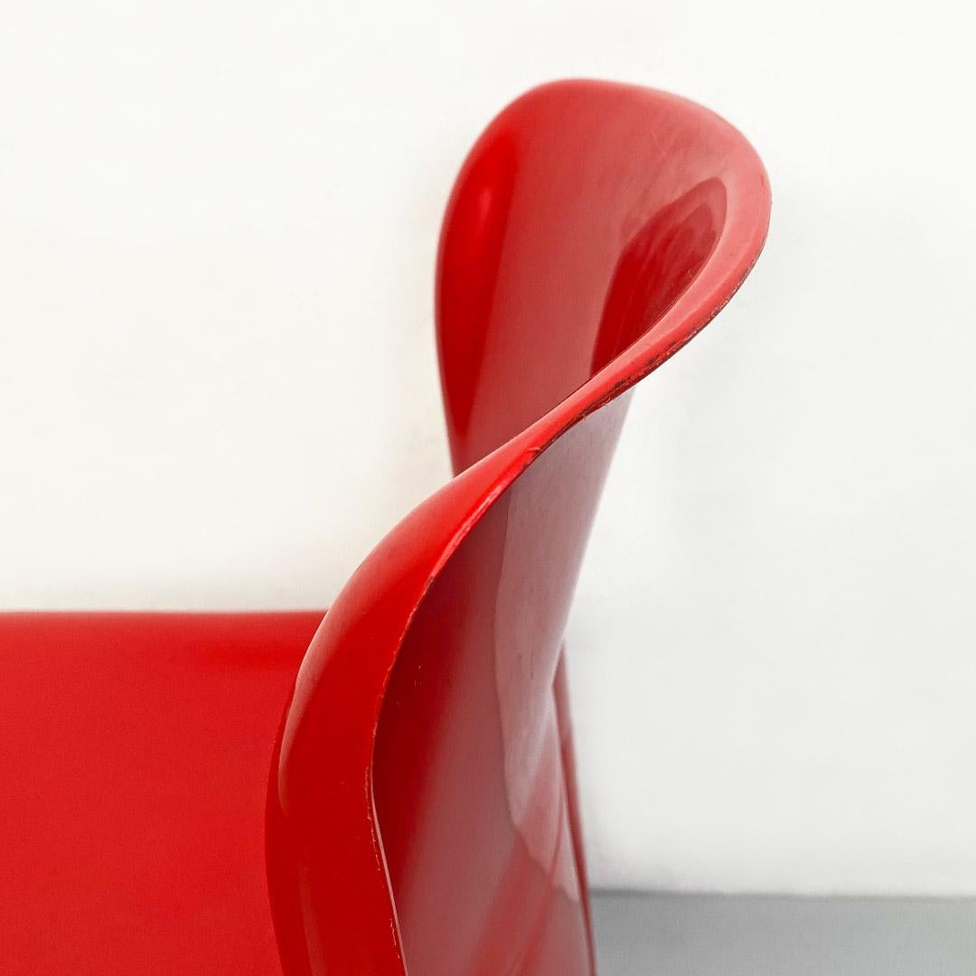 Italian Space Age Pair of Red Plastic Chairs by Carlo Bartoli for Kartell, 1970s For Sale 3