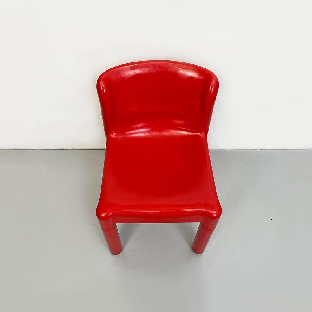 Paire de chaises italiennes en plastique rouge de l'ère spatiale par Carlo Bartoli pour Kartell, 1970 Bon état - En vente à MIlano, IT