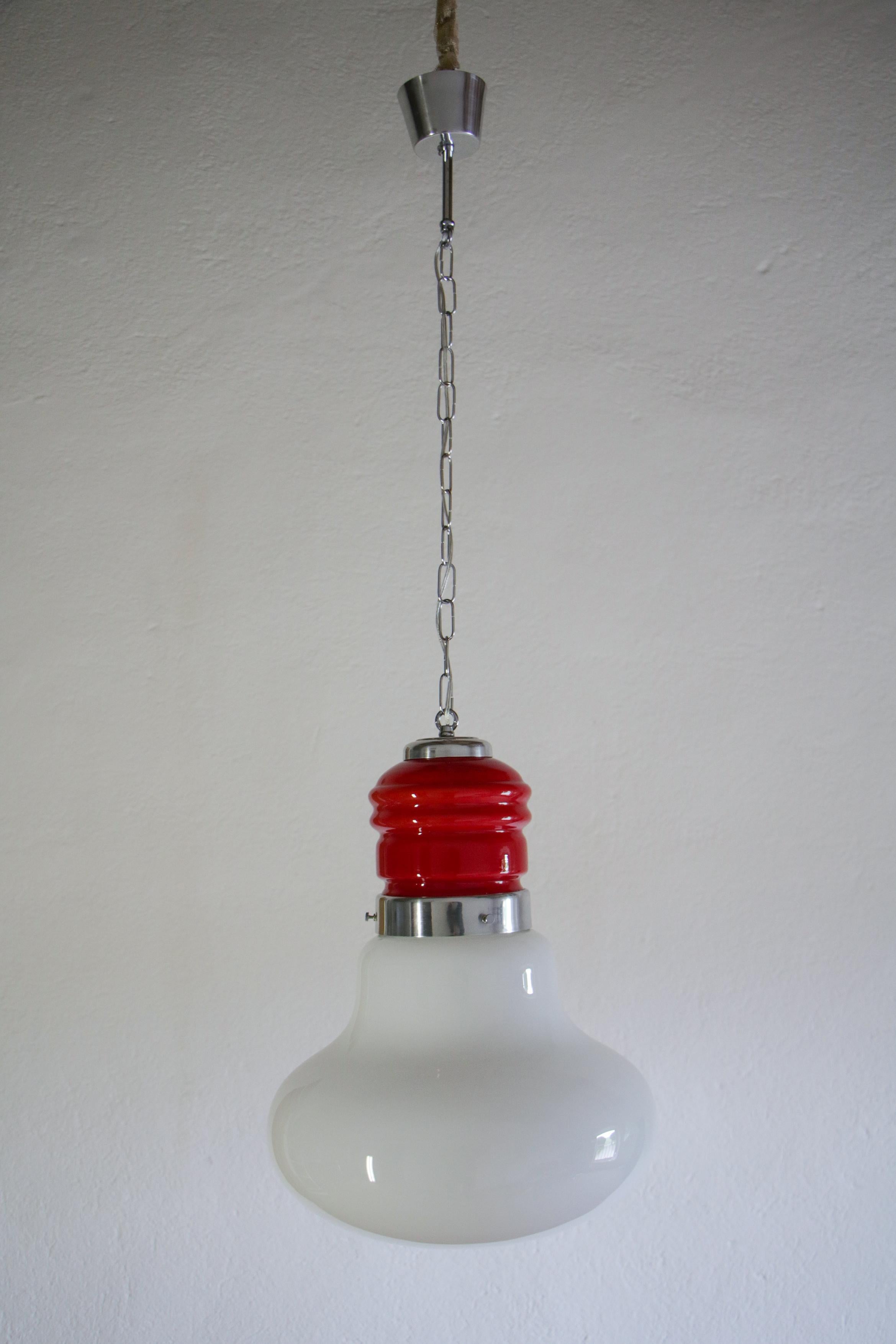 Italian Space Age Pendant Ceiling Lamp Red Color Murano Glass by Mazzega, 1970s In Good Condition For Sale In Traversetolo, IT