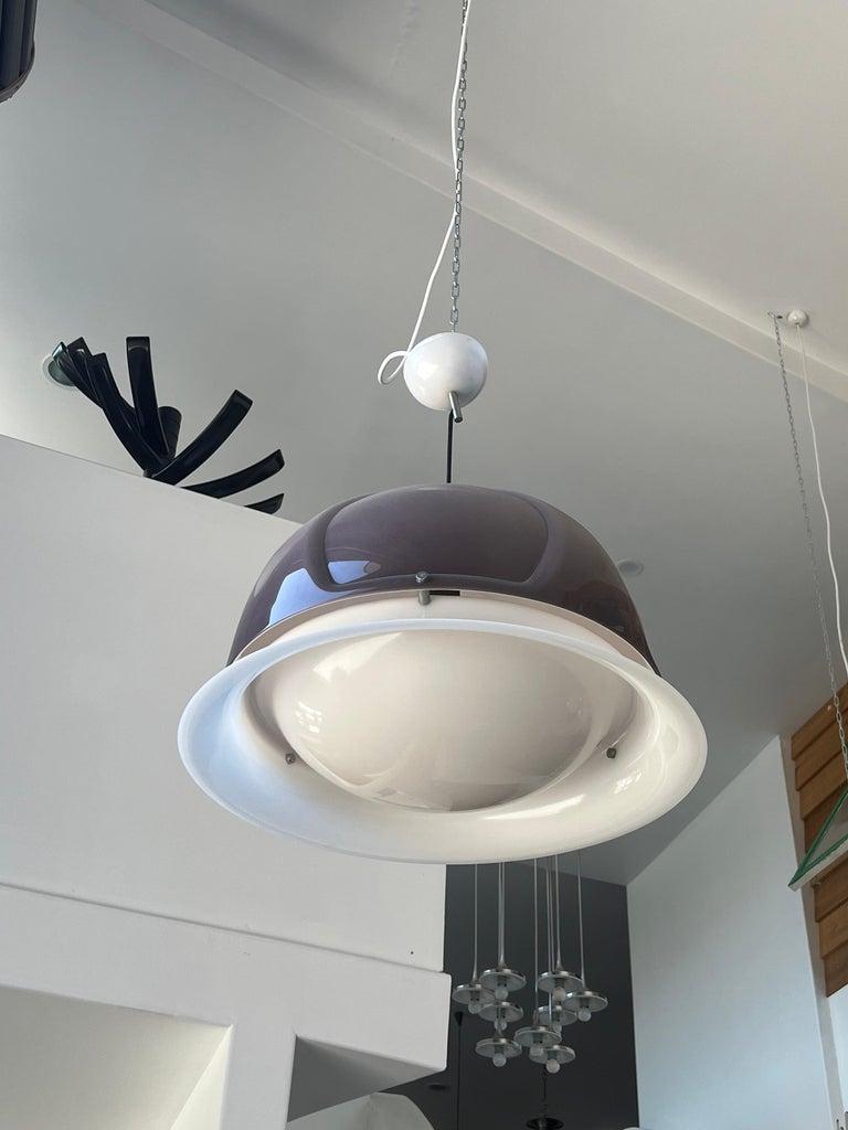 Plastique Lampe suspendue italienne de l'ère spatiale en vente